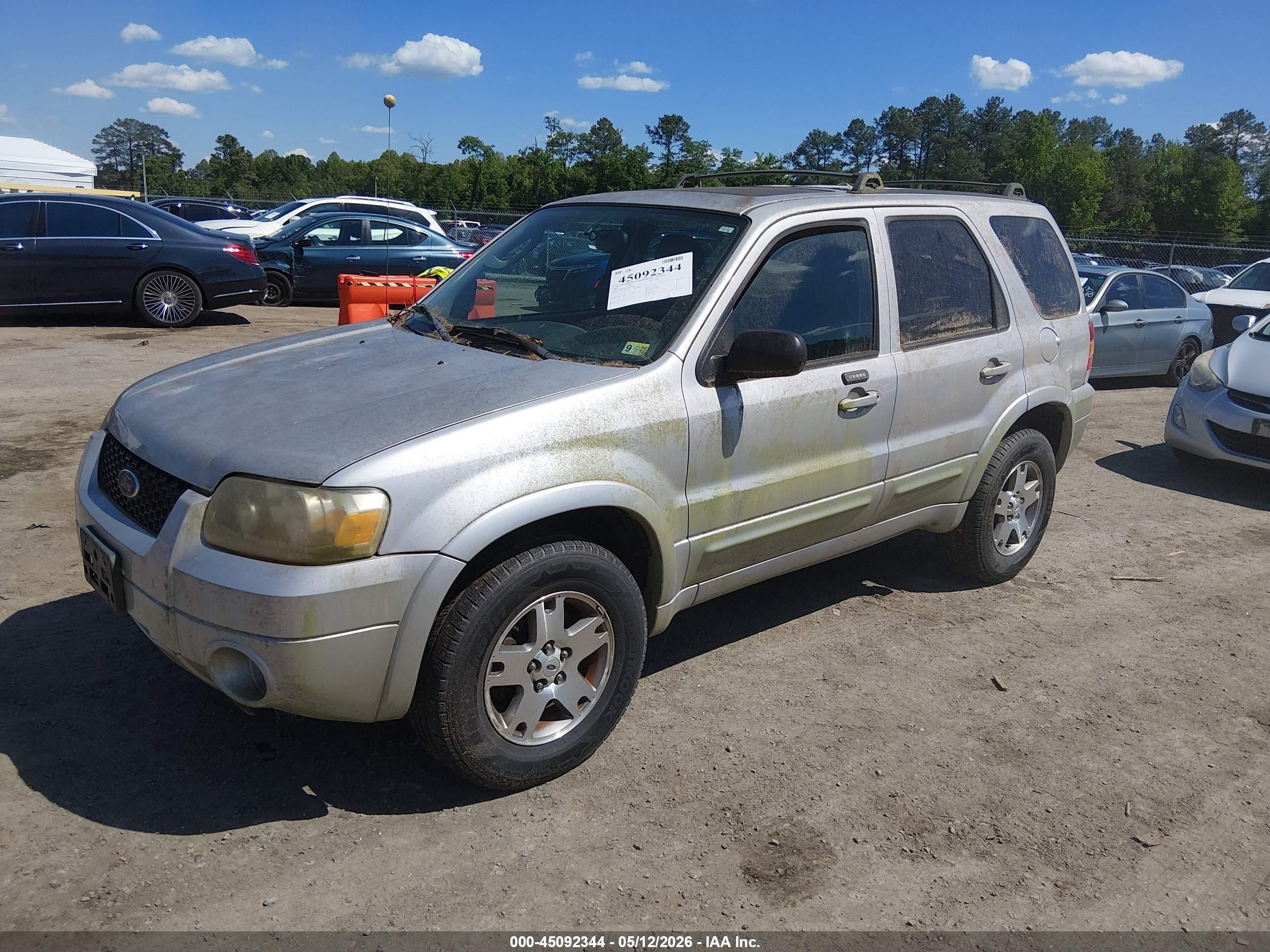 2005 FORD Escape — VIN 1FMCU94165KA49896 — photo 2