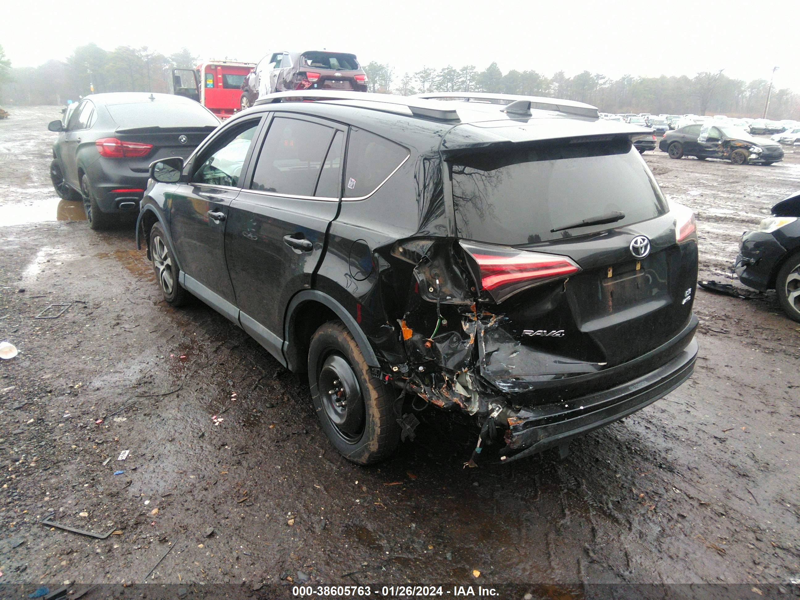 2018 TOYOTA RAV4 — VIN 2T3BFREV0JW729399 — photo 3