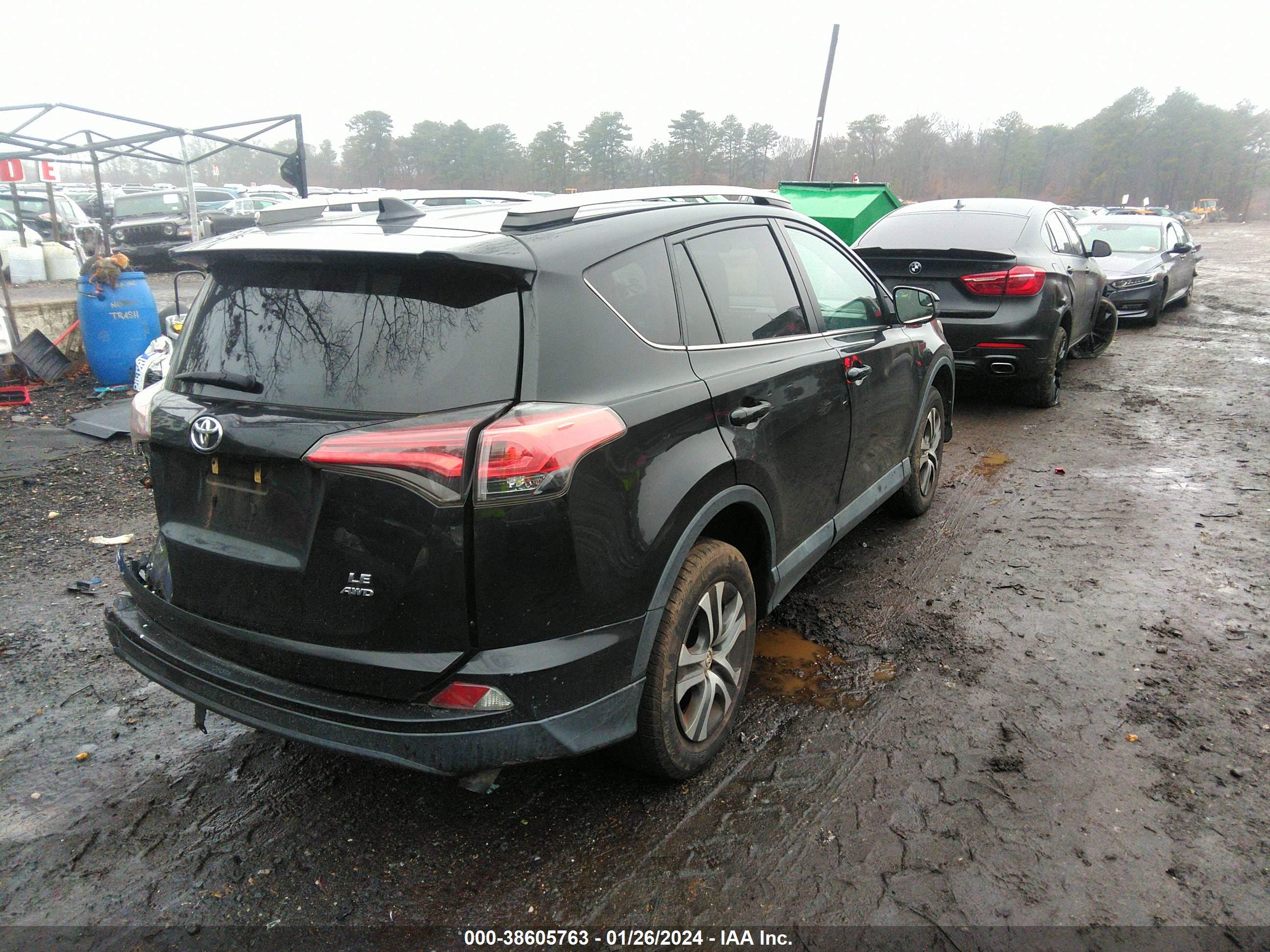 2018 TOYOTA RAV4 — VIN 2T3BFREV0JW729399 — photo 4