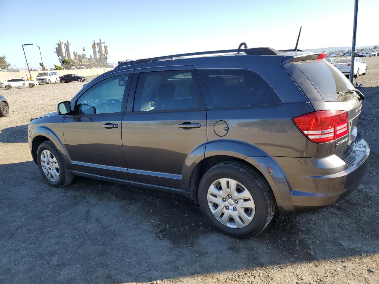2018 DODGE JOURNEY SE — VIN 3C4PDCAB4JT521148 — photo 2