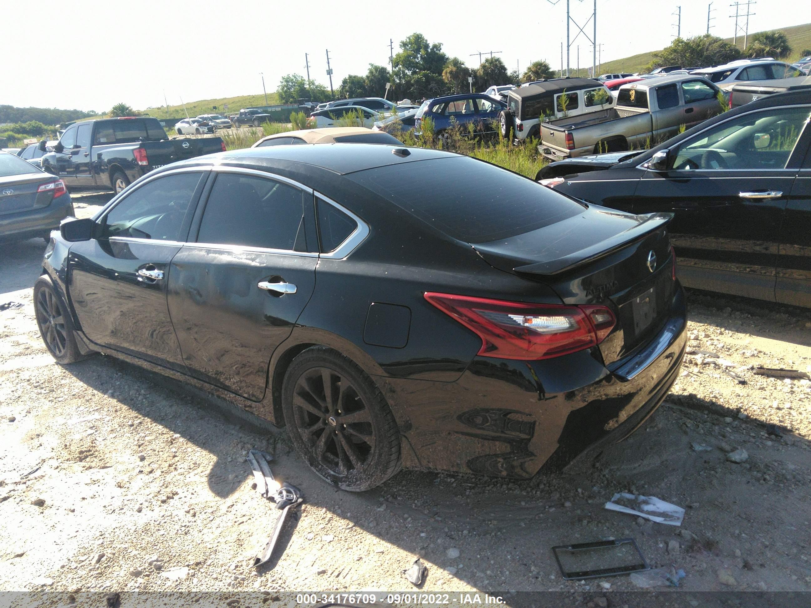 2018 NISSAN Altima — VIN 1N4AL3AP0JC474416 — photo 3
