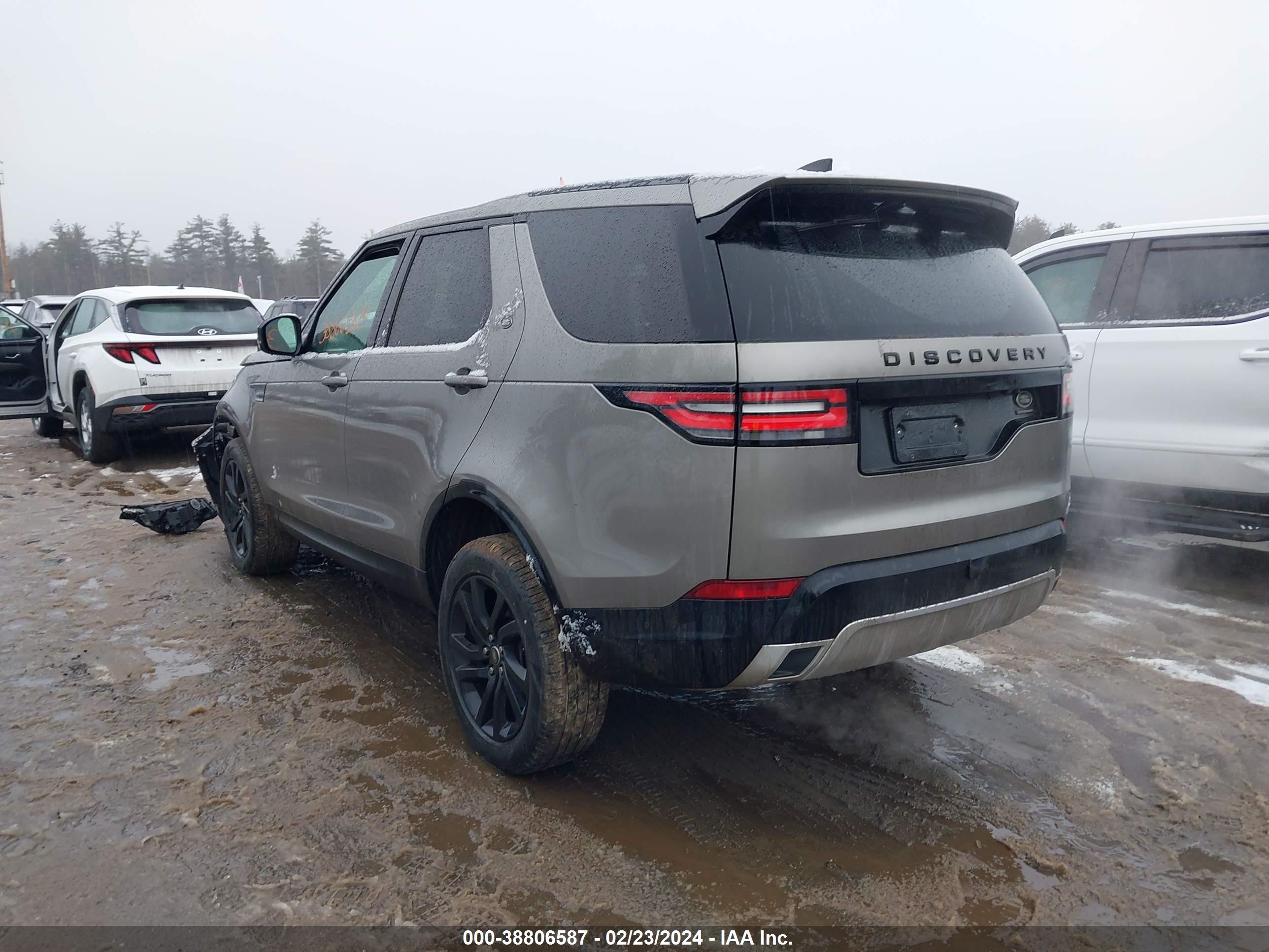2020 LAND ROVER DISCOVERY — VIN SALRU2RV9L2434067 — photo 3