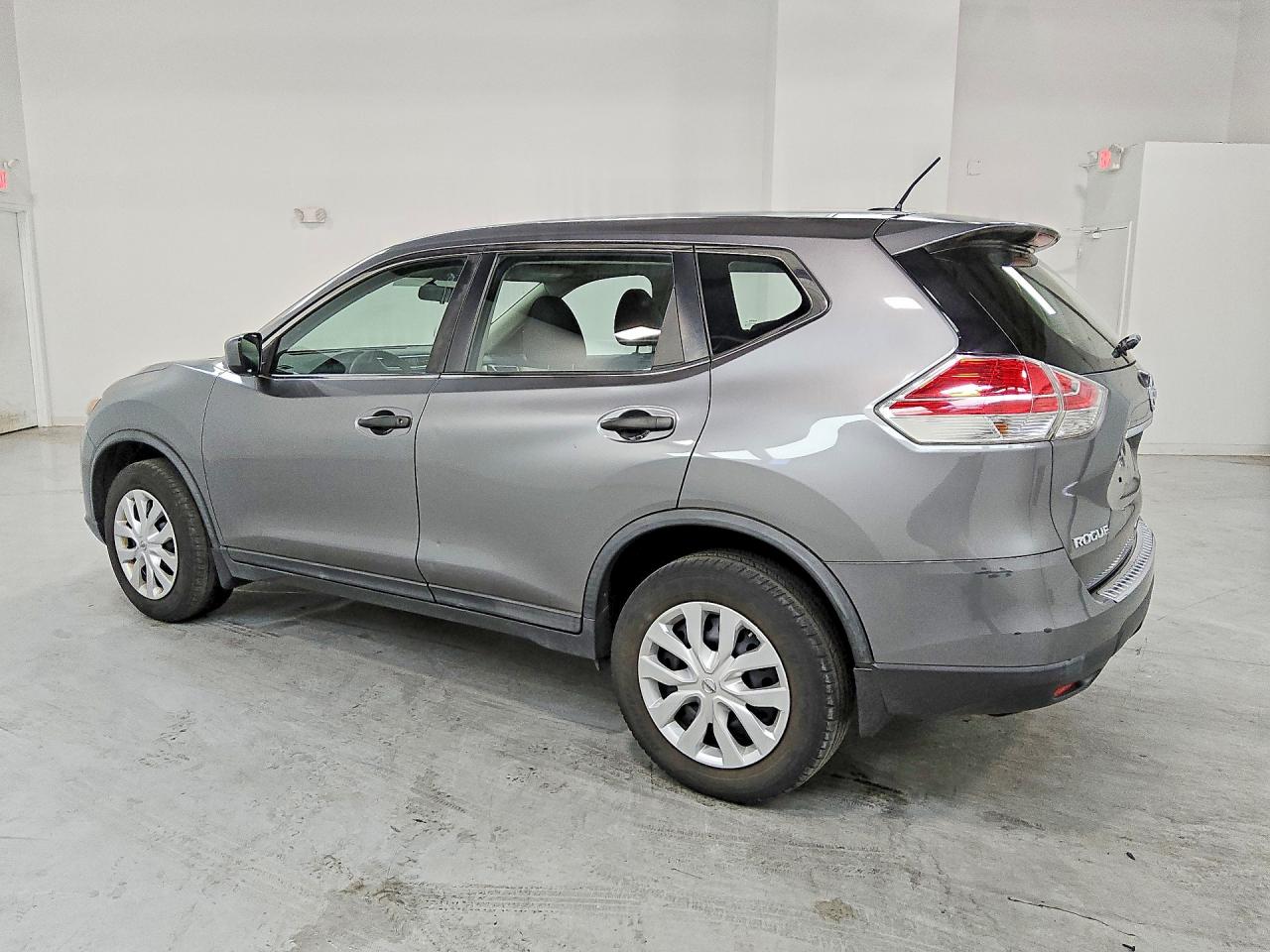 2016 NISSAN Rogue — VIN KNMAT2MV6GP642267 — photo 2