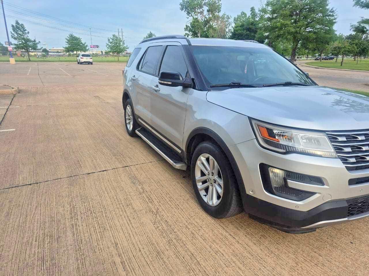 2016 FORD Explorer — VIN 1FM5K7D88GGB20344 — photo 1 of 10