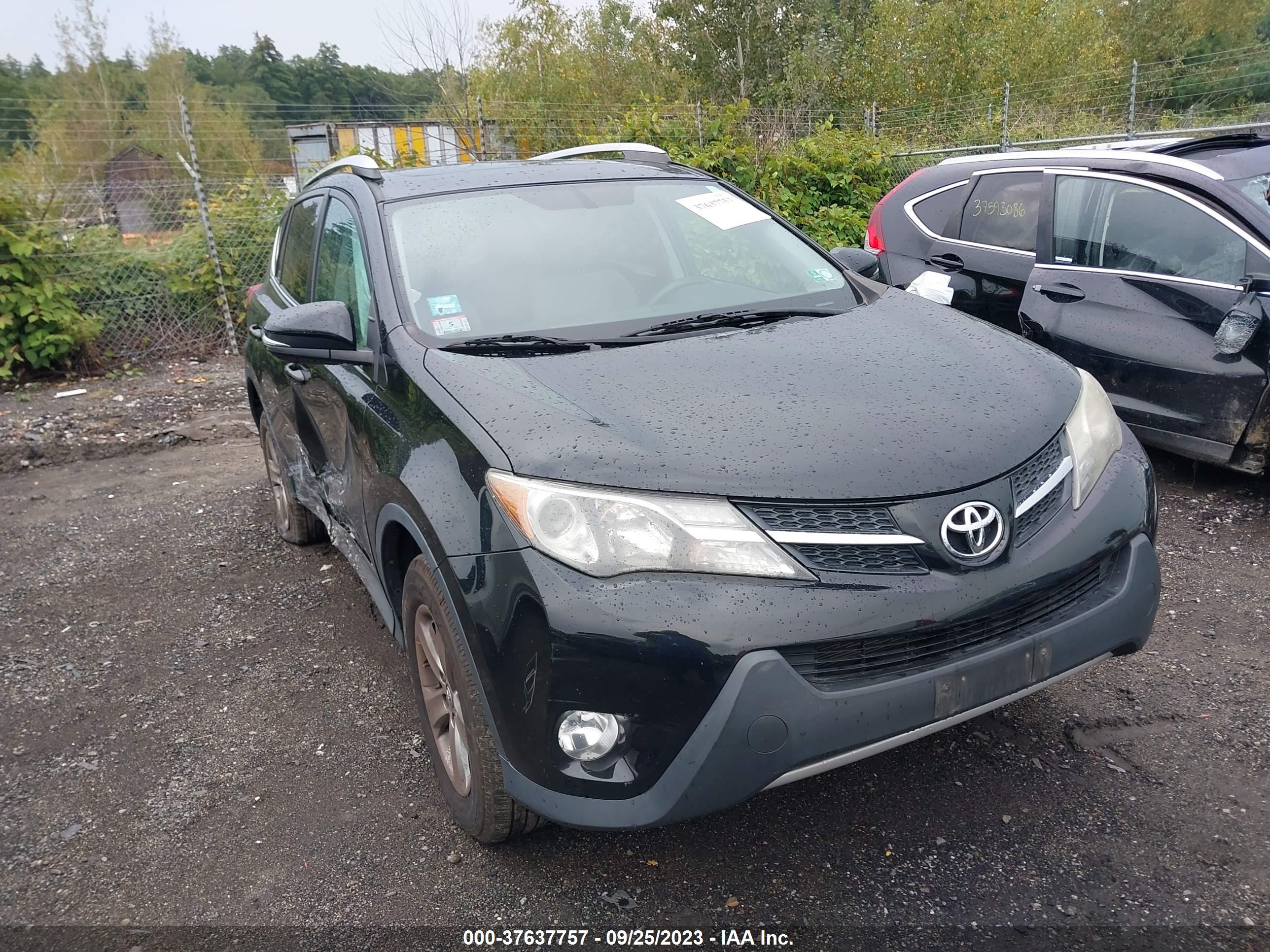 2015 TOYOTA RAV4 — VIN 2T3RFREVXFW232656 — photo 1 of 16