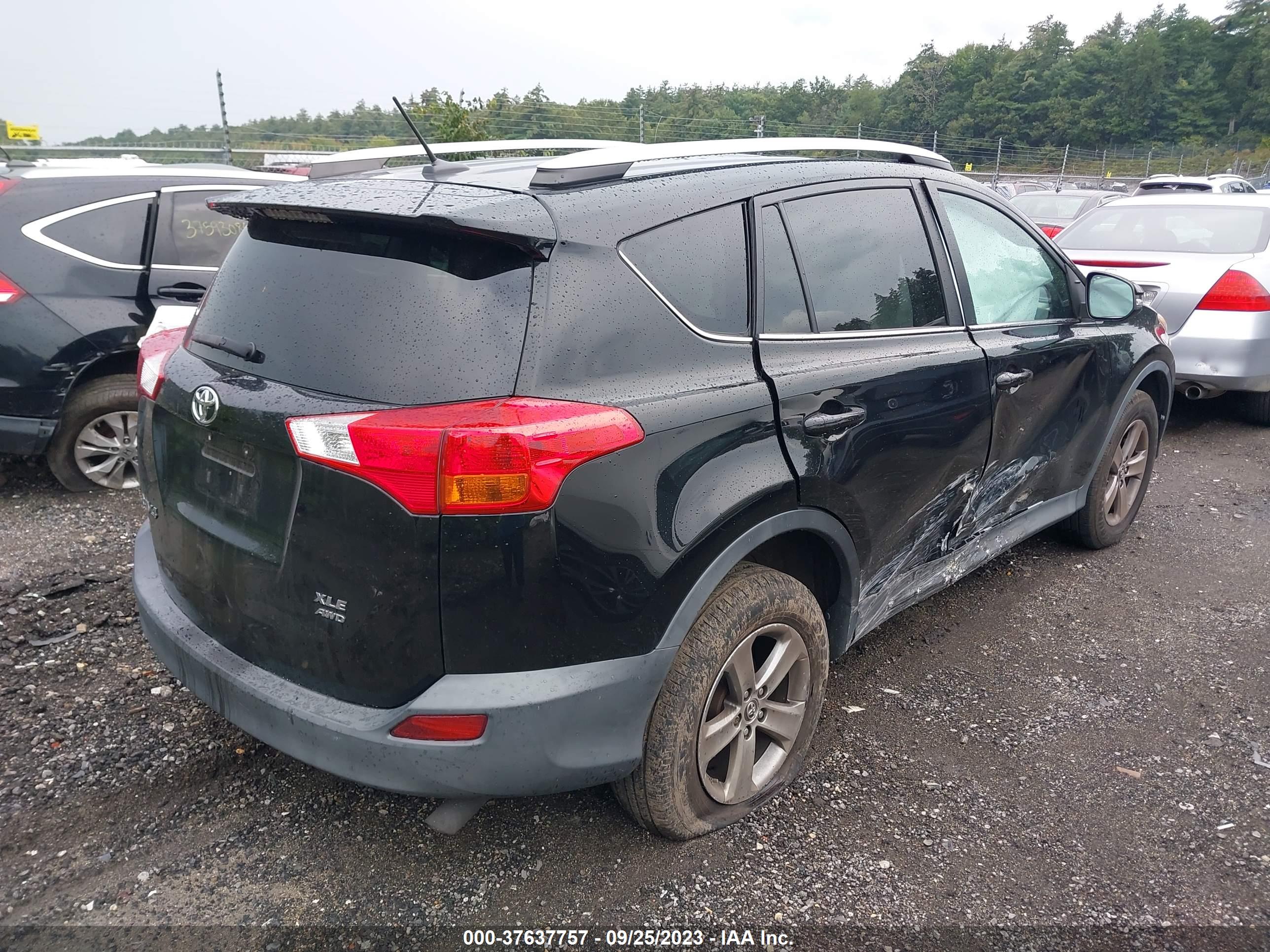 2015 TOYOTA RAV4 — VIN 2T3RFREVXFW232656 — photo 4