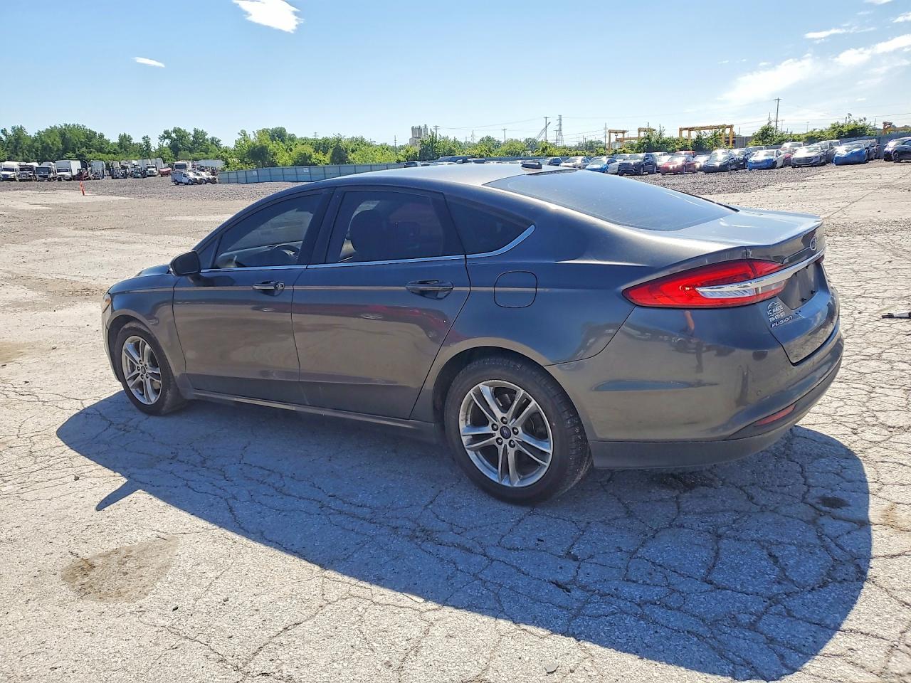 2018 FORD Fusion — VIN 3FA6P0HD2JR188864 — photo 2