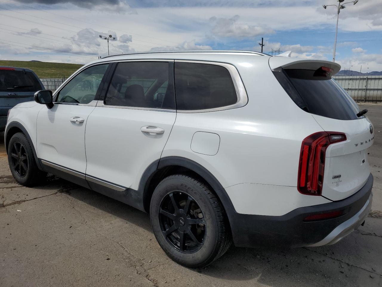 2020 KIA TELLURIDE — VIN 5XYP3DHC6LG043297 — photo 2