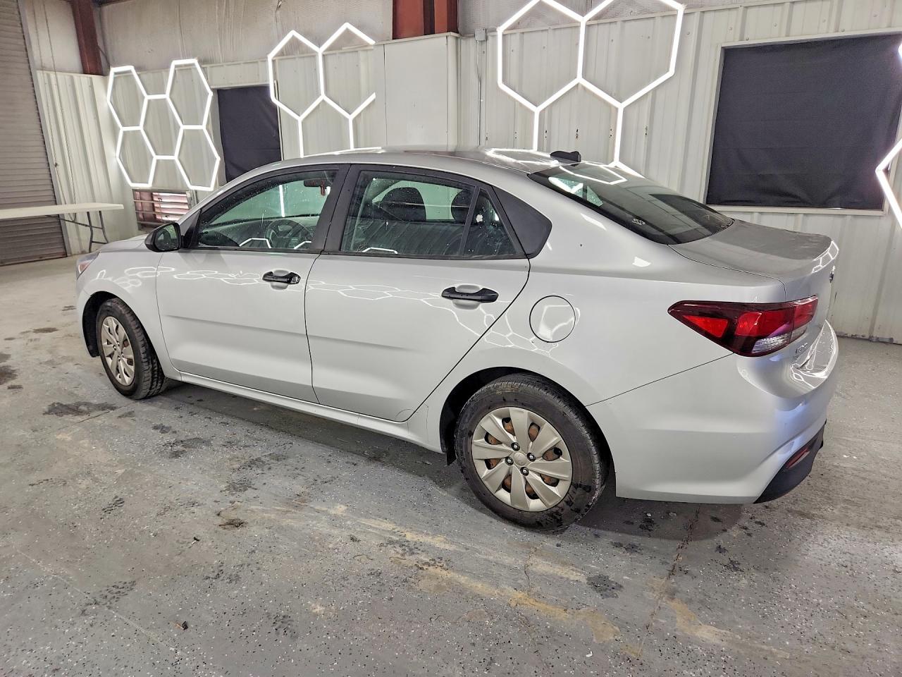 2018 KIA Rio — VIN 3KPA24AB1JE079273 — photo 2