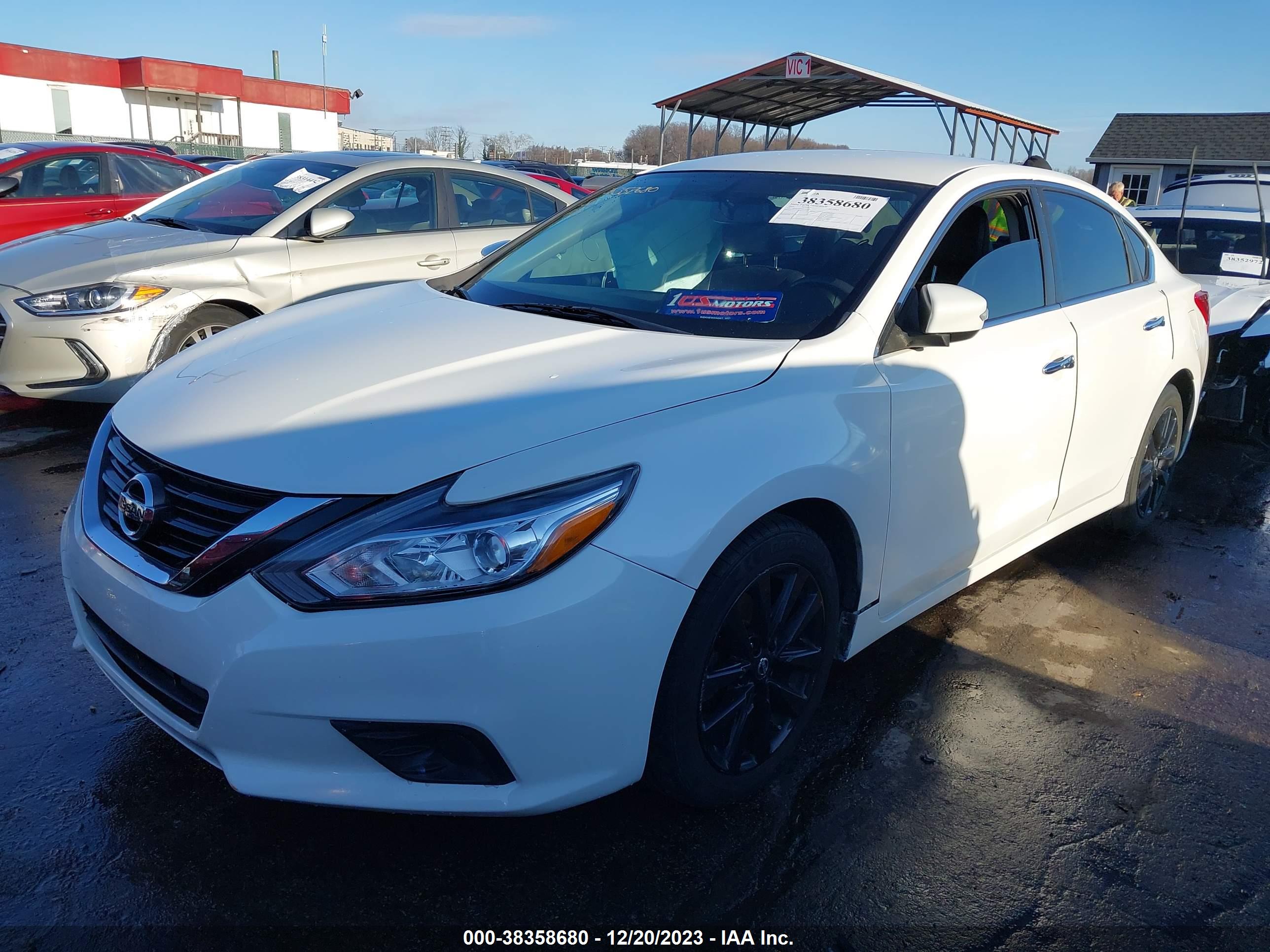 2018 NISSAN ALTIMA — VIN 1N4AL3AP3JC197938 — photo 2