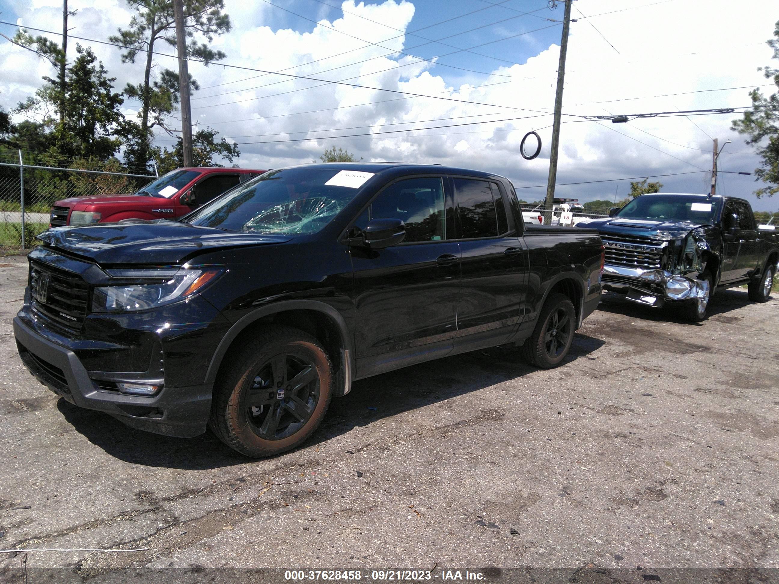2023 HONDA RIDGELINE — VIN 5FPYK3F87PB027176 — photo 2