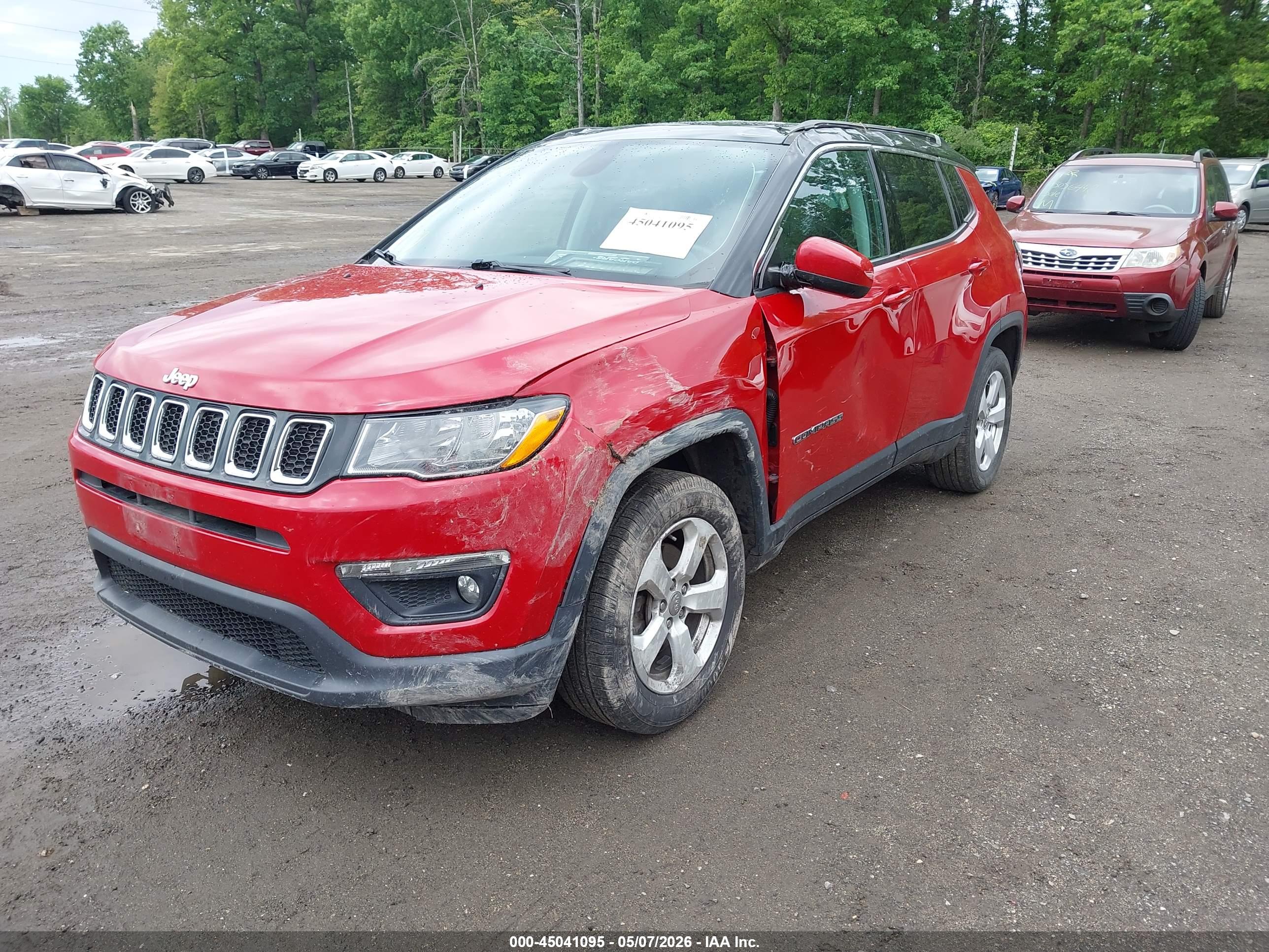 2019 JEEP Compass — VIN 3C4NJDBB4KT628643 — photo 2