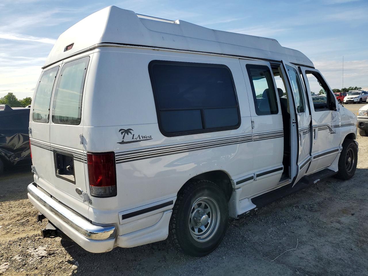 2000 FORD Econoline — VIN 1FDRE14L6YHA40370 — photo 3