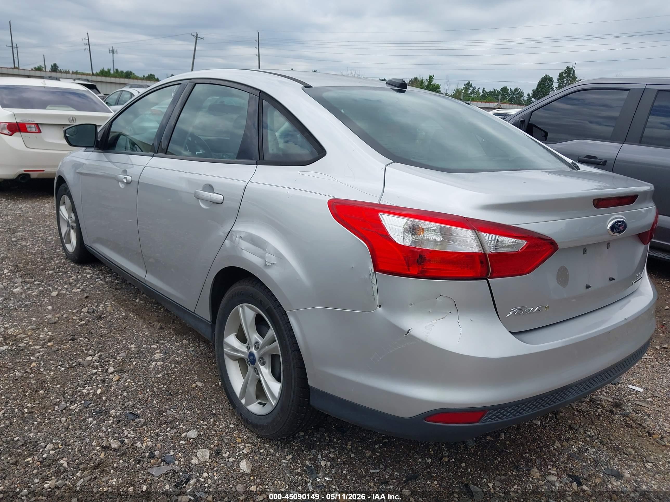2014 FORD Focus — VIN 1FADP3F27EL448870 — photo 3