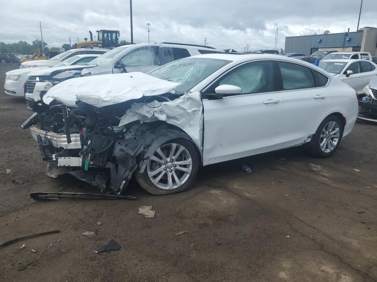 2016 CHRYSLER 200 LIMITE — VIN 1C3CCCAB3GN133505 — photo 1 of 12
