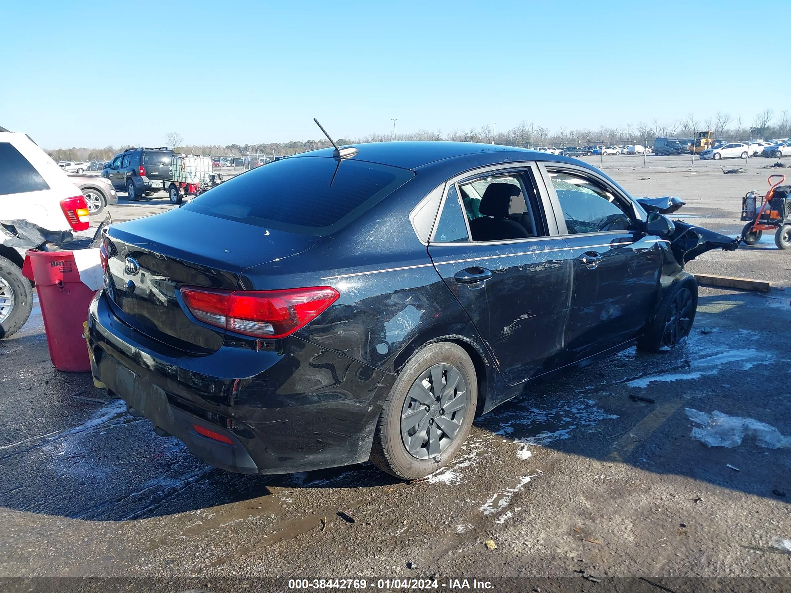 2020 KIA RIO — VIN 3KPA24AD7LE335047 — photo 4