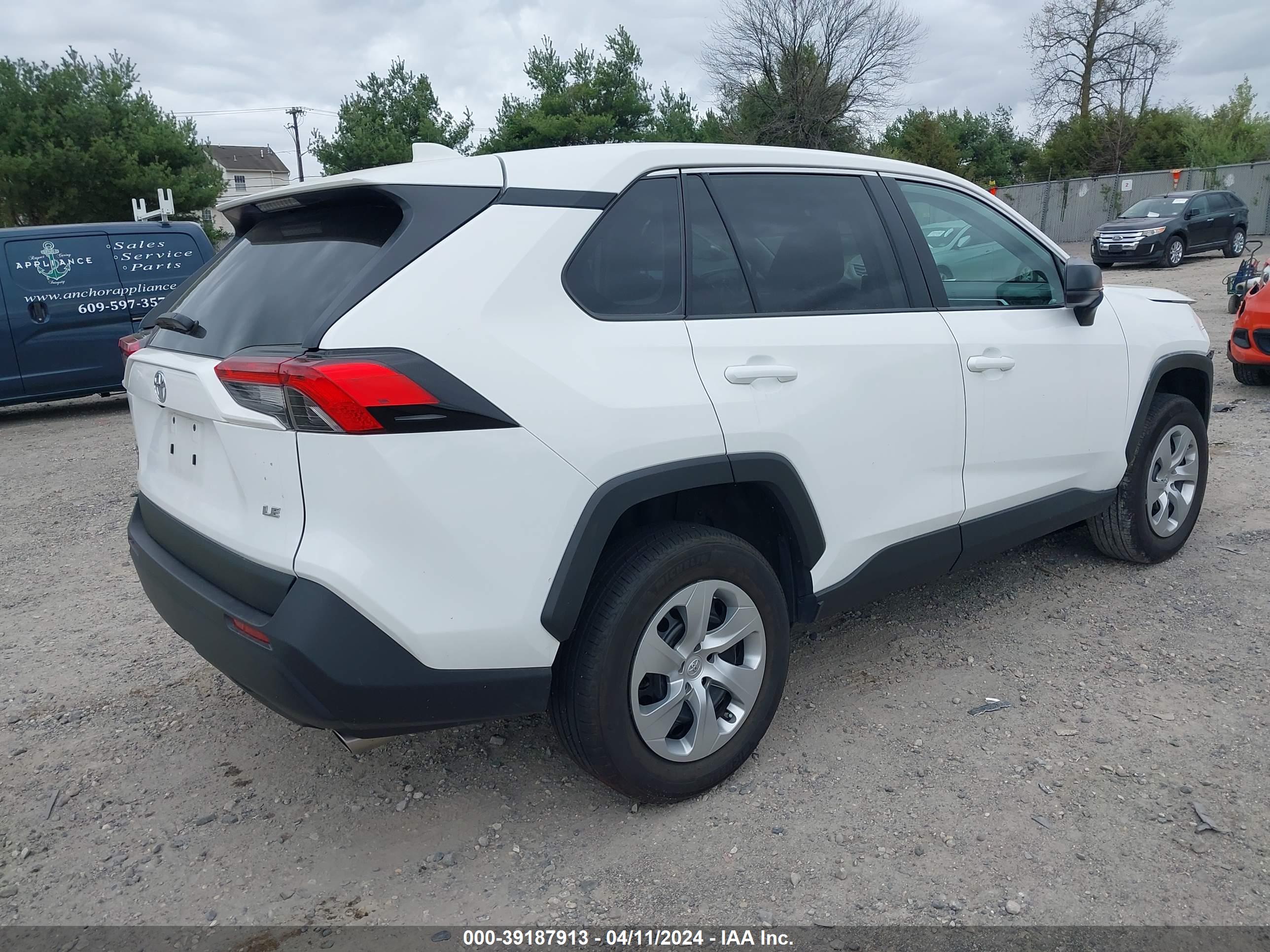 2023 TOYOTA RAV4 — VIN 2T3H1RFV5PC226887 — photo 4