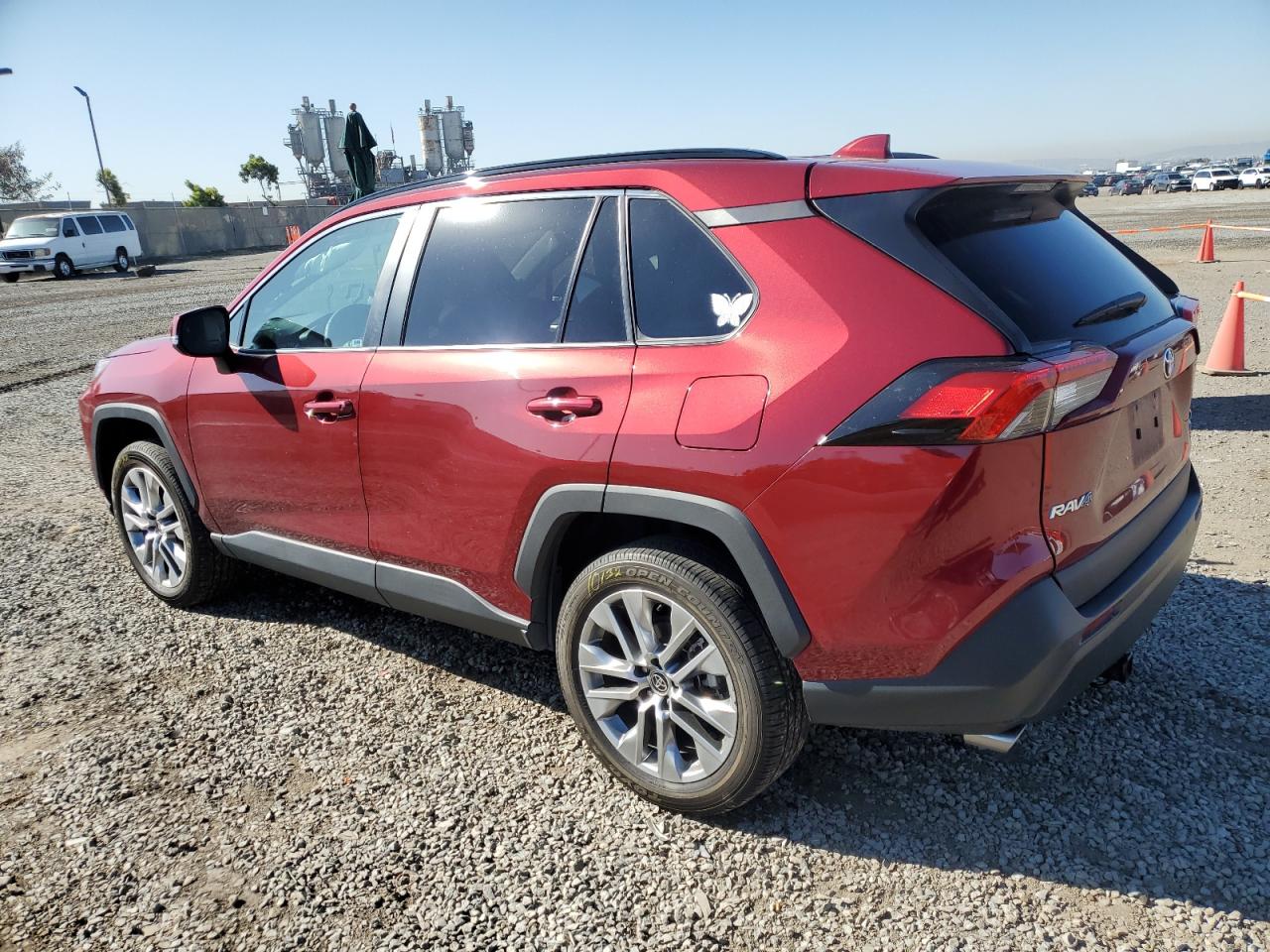 2022 TOYOTA RAV4 XLE P — VIN 2T3A1RFV9NW276866 — photo 2
