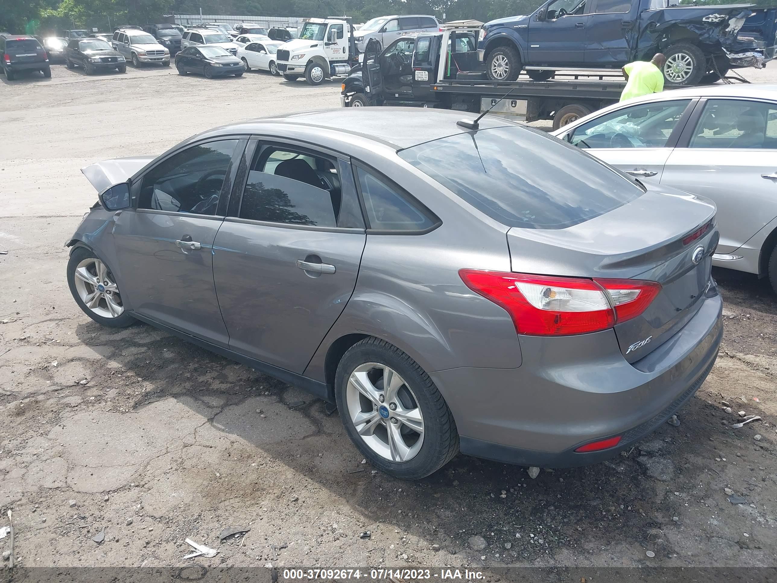 2013 FORD FOCUS — VIN 1FADP3F26DL186788 — photo 3
