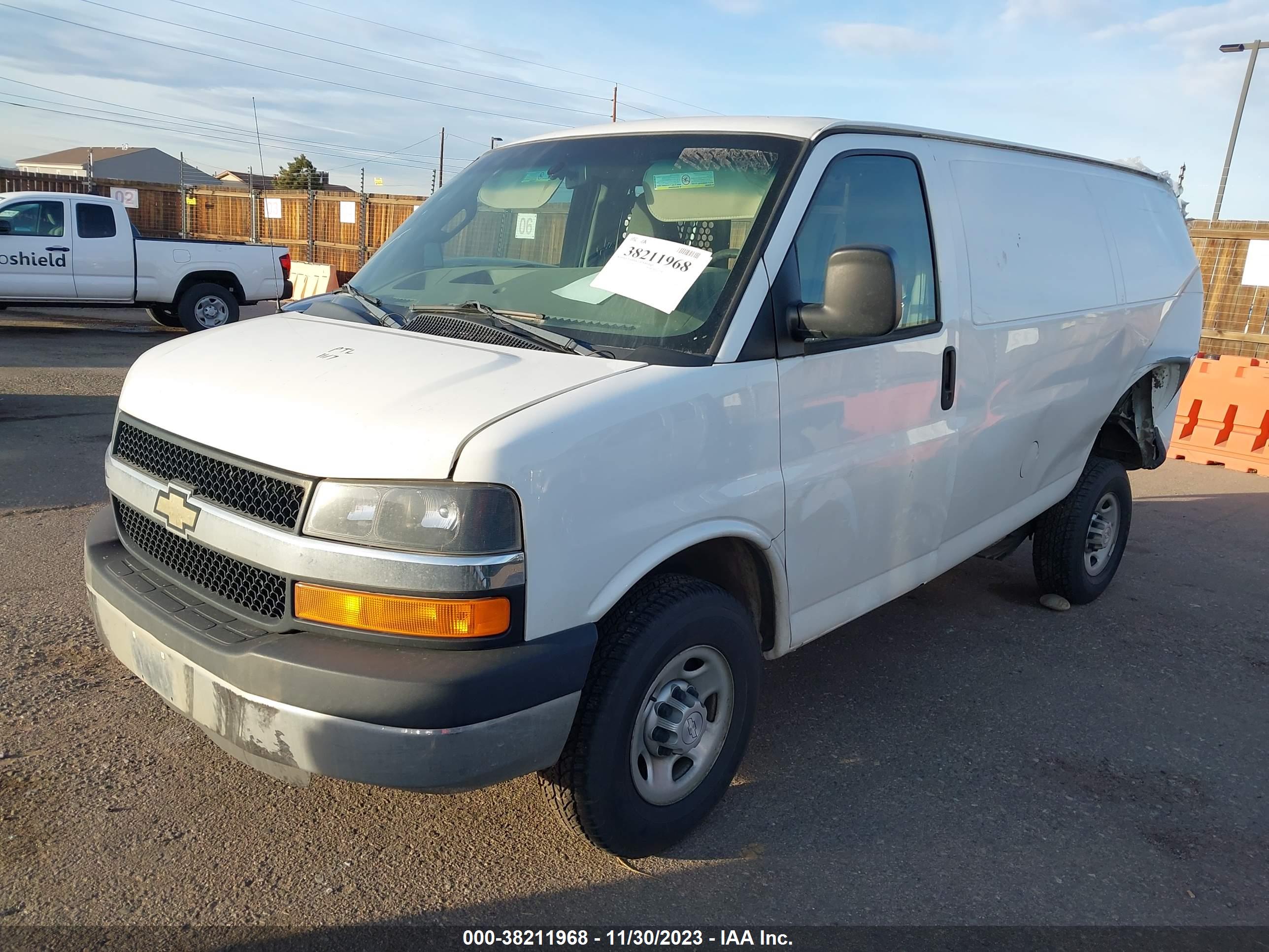 2016 CHEVROLET EXPRESS 2500 — VIN 1GCWGAFF7G1211448 — photo 2