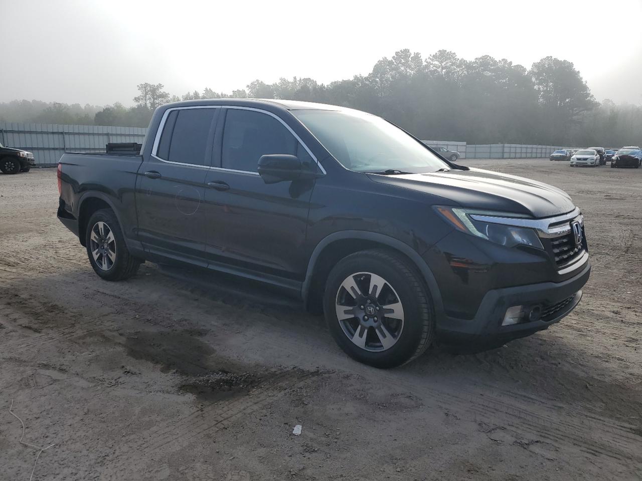 2017 HONDA RIDGELINE — VIN 5FPYK2F60HB005269 — photo 4