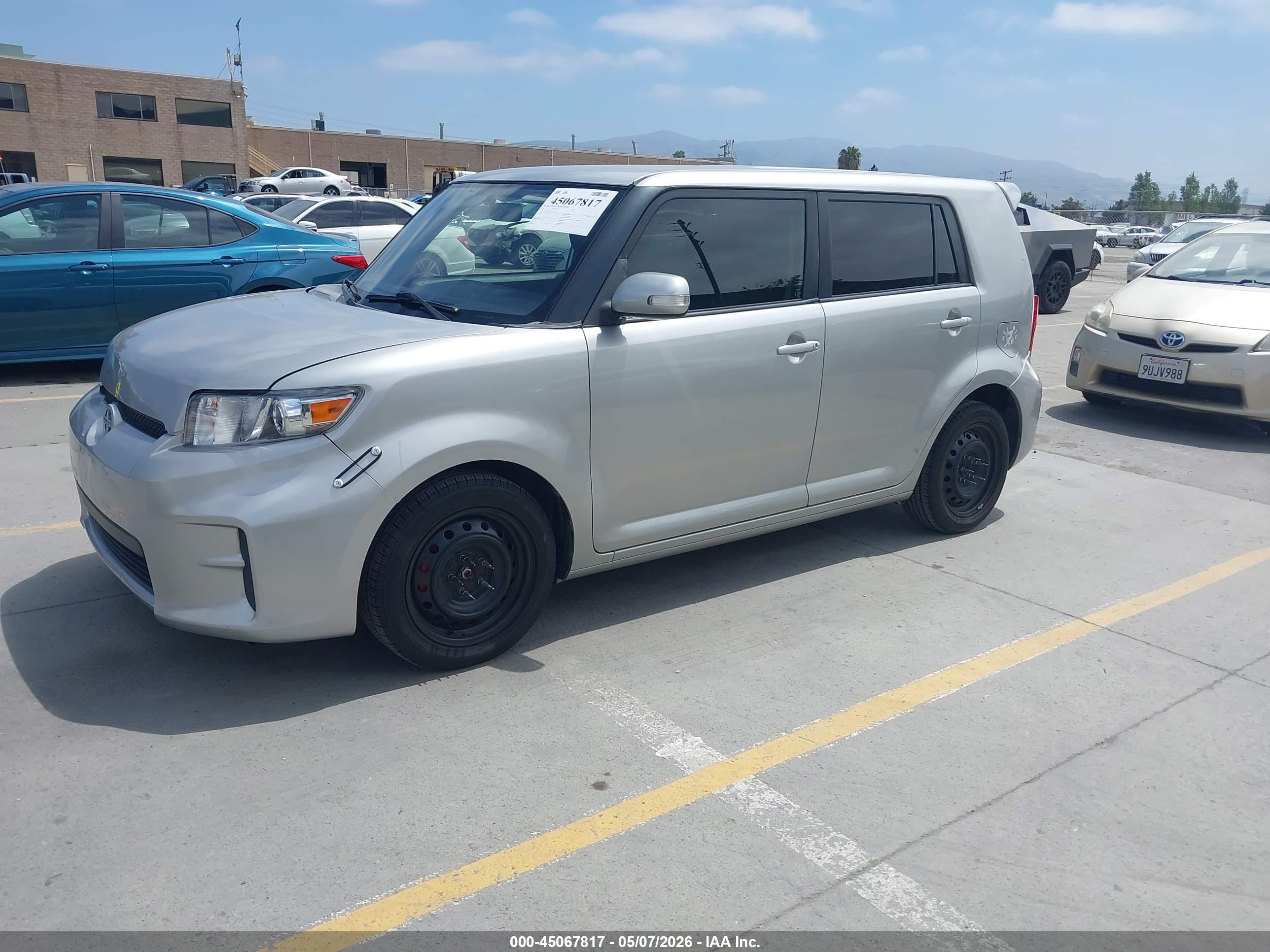 2011 SCION xB — VIN JTLZE4FE9B1141704 — photo 2