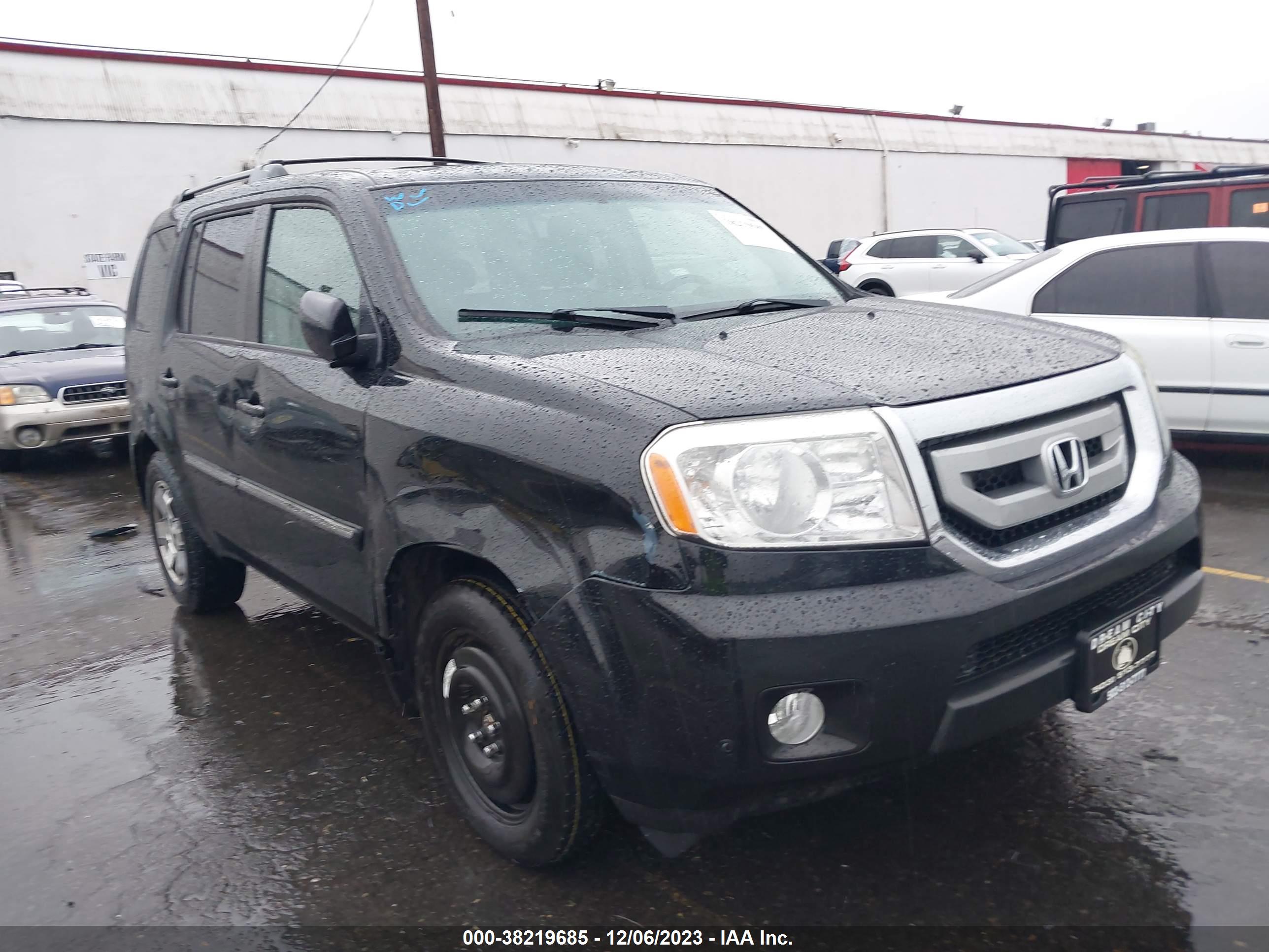 2011 HONDA PILOT — VIN 5FNYF4H93BB080443 — photo 1 of 16