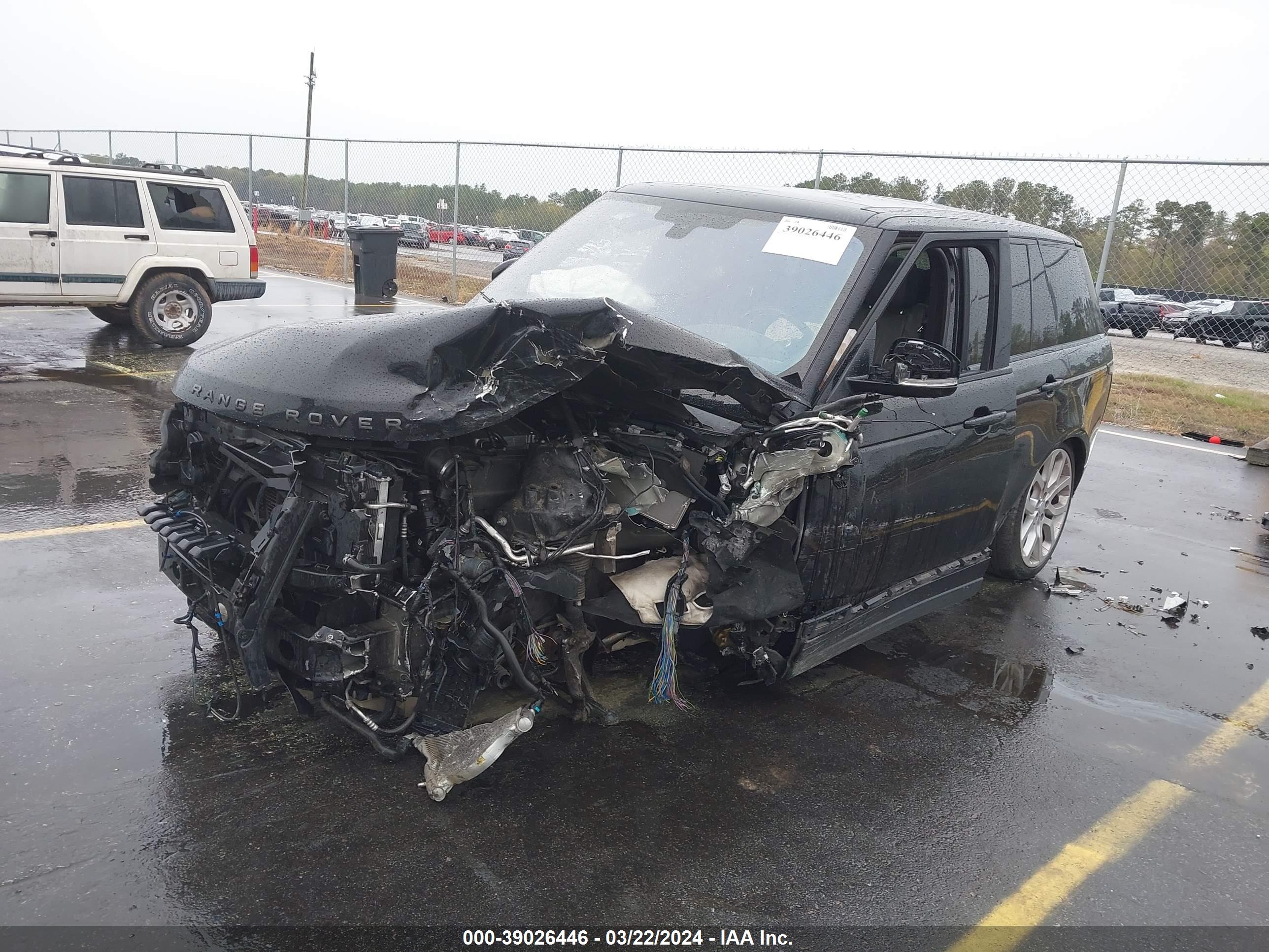 2016 LAND ROVER RANGE ROVER — VIN SALGS2VF4GA282450 — photo 2