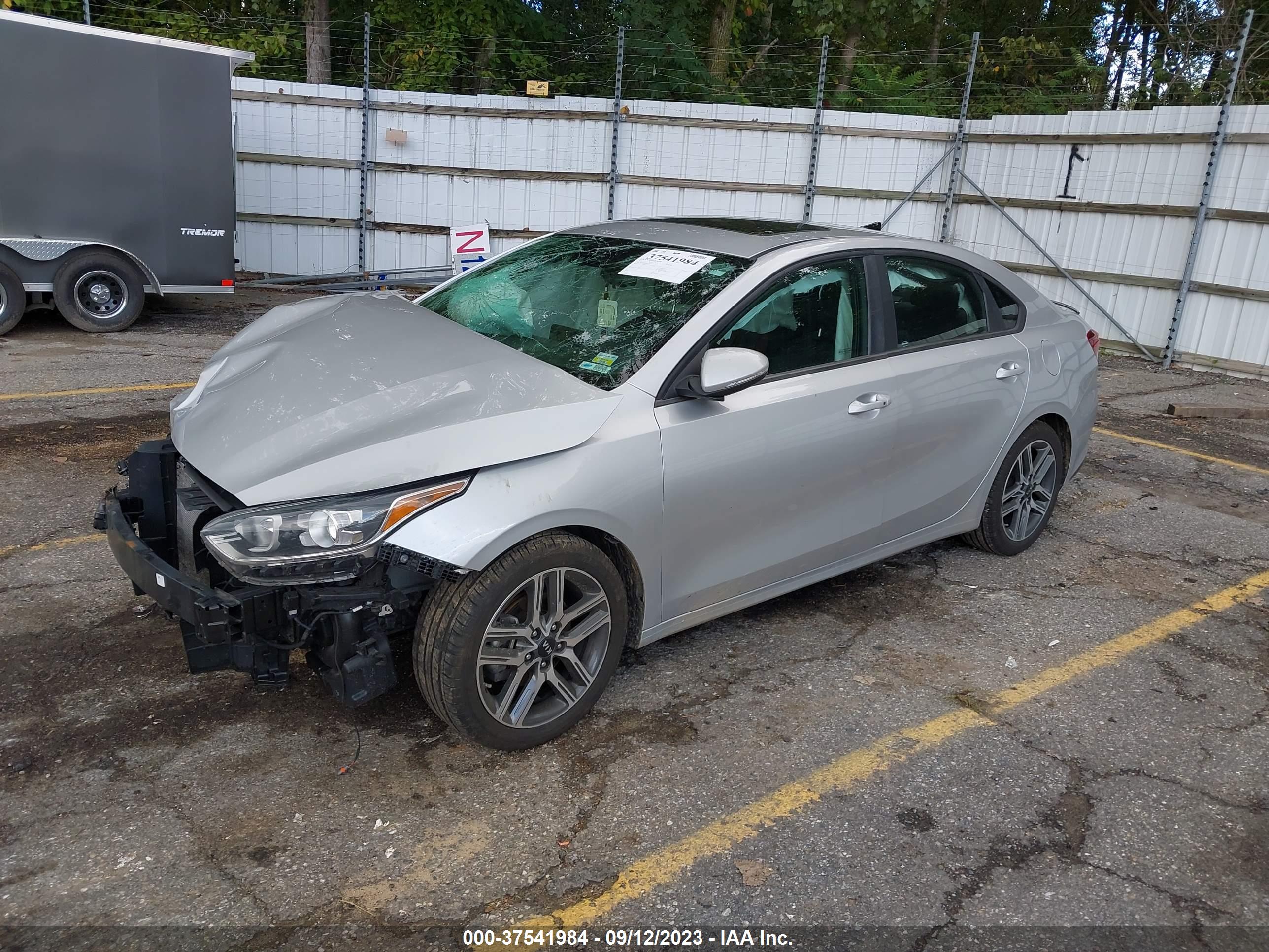2020 KIA FORTE — VIN 3KPF54AD5LE210500 — photo 2