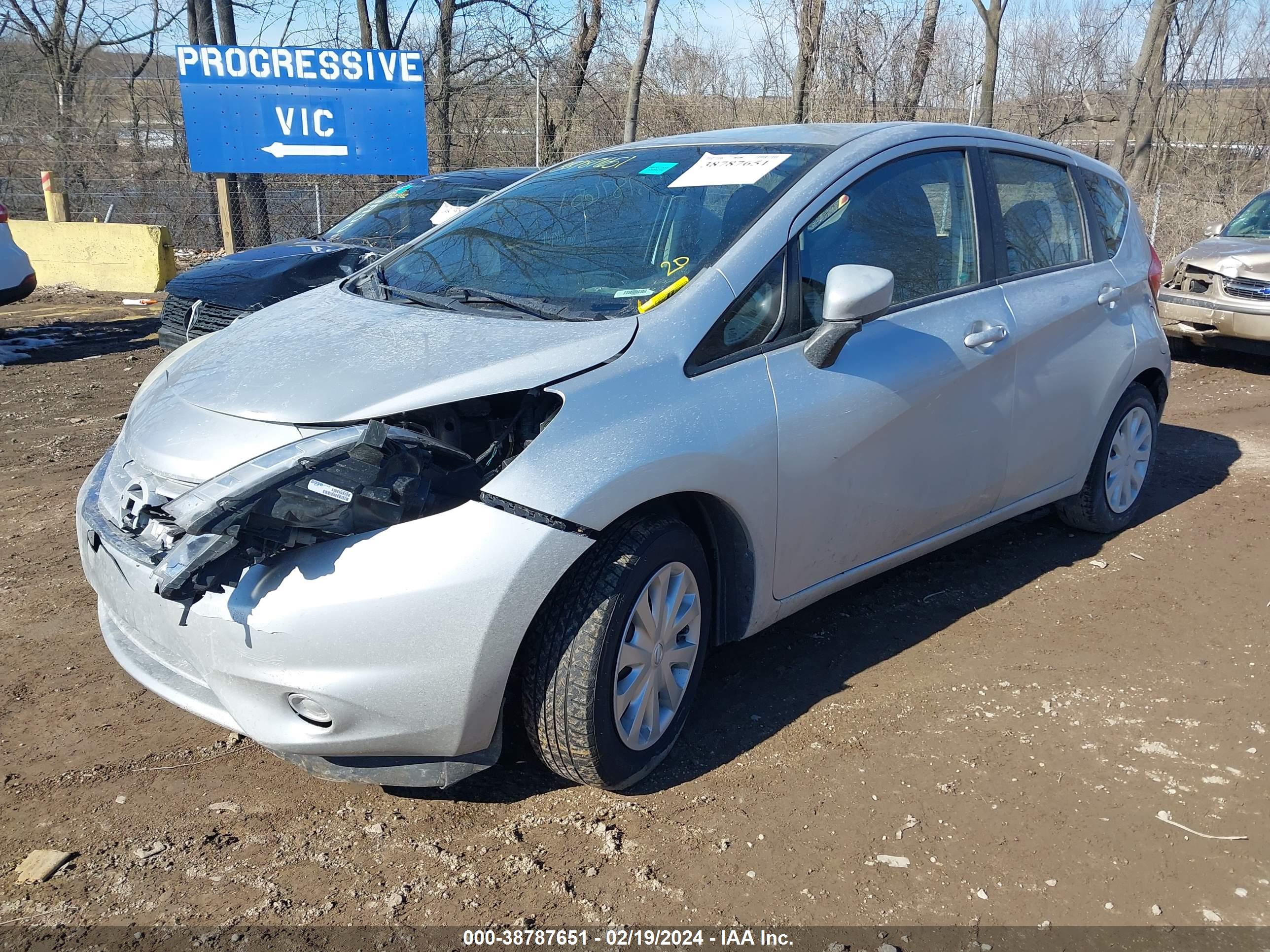 2016 NISSAN VERSA NOTE — VIN 3N1CE2CP5GL366488 — photo 2