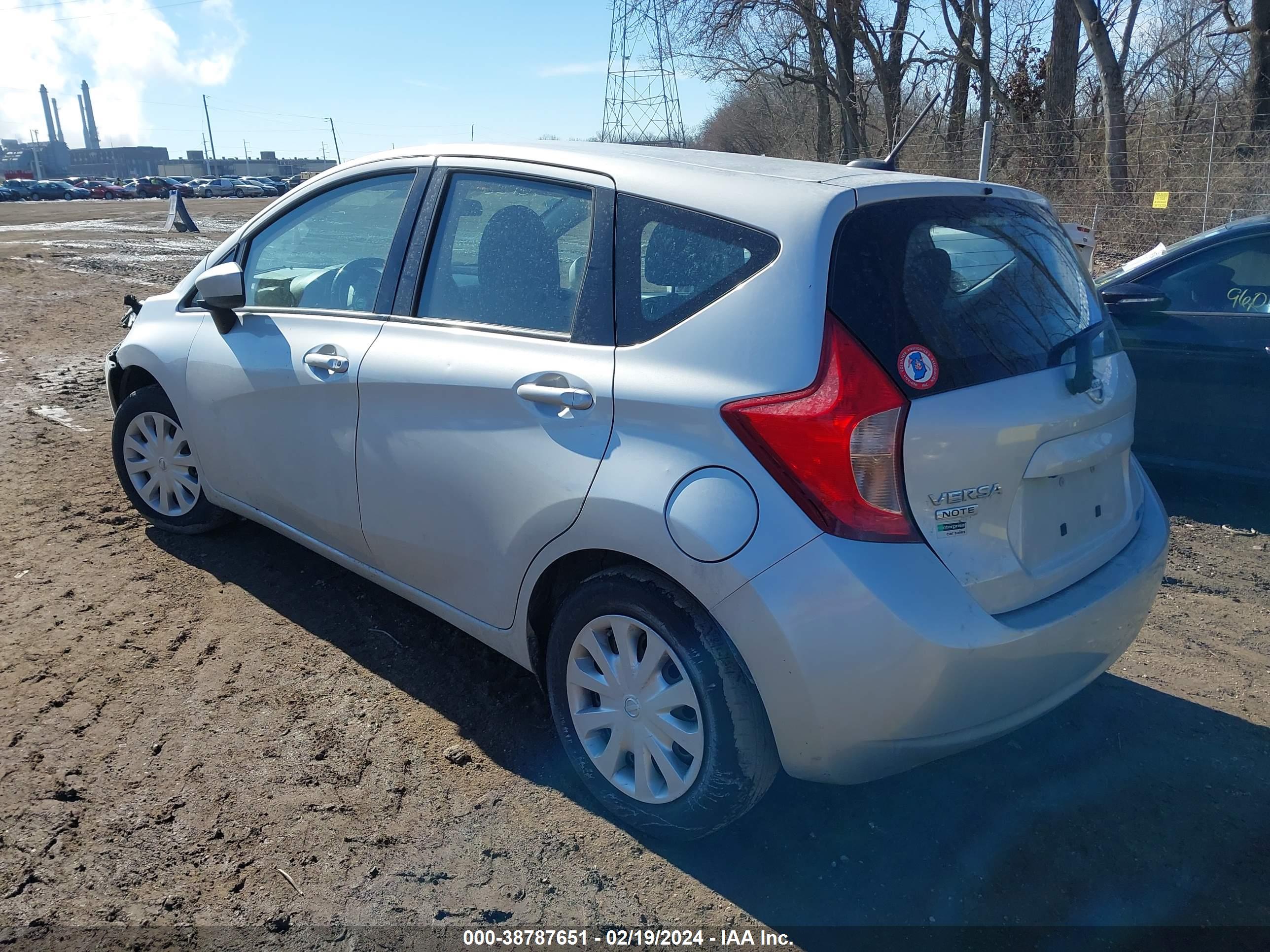 2016 NISSAN VERSA NOTE — VIN 3N1CE2CP5GL366488 — photo 3