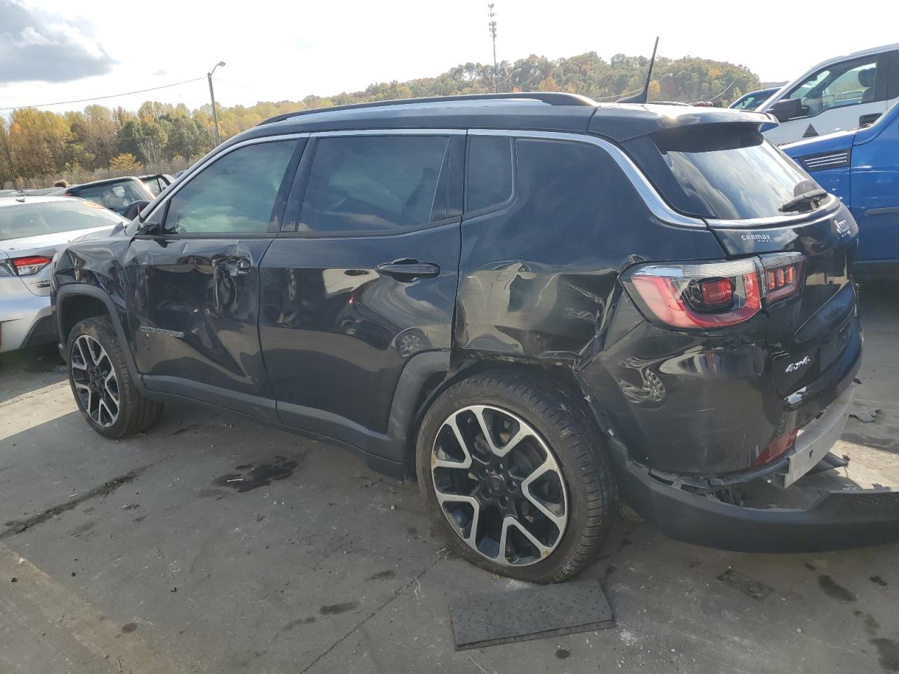 2017 JEEP COMPASS LI — VIN 3C4NJDCB1HT607286 — photo 2