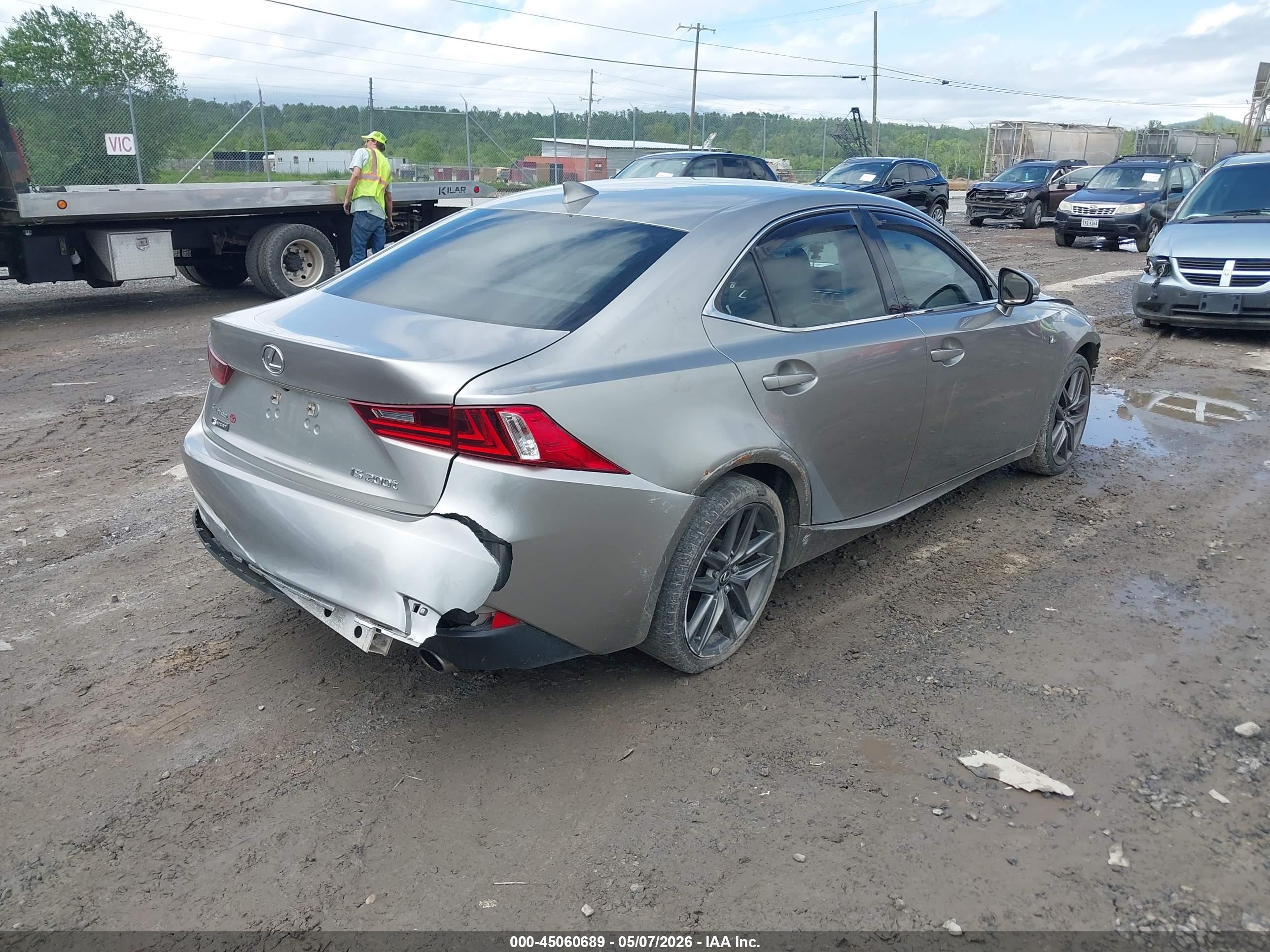 2016 LEXUS IS — VIN JTHBA1D25G5013488 — photo 4