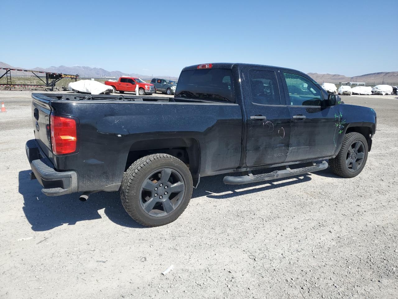 2017 CHEVROLET SILVERADO — VIN 1GCRCPEC6HZ217747 — photo 3