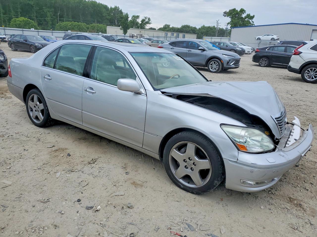 2005 LEXUS LS — VIN JTHBN36F555007512 — photo 4