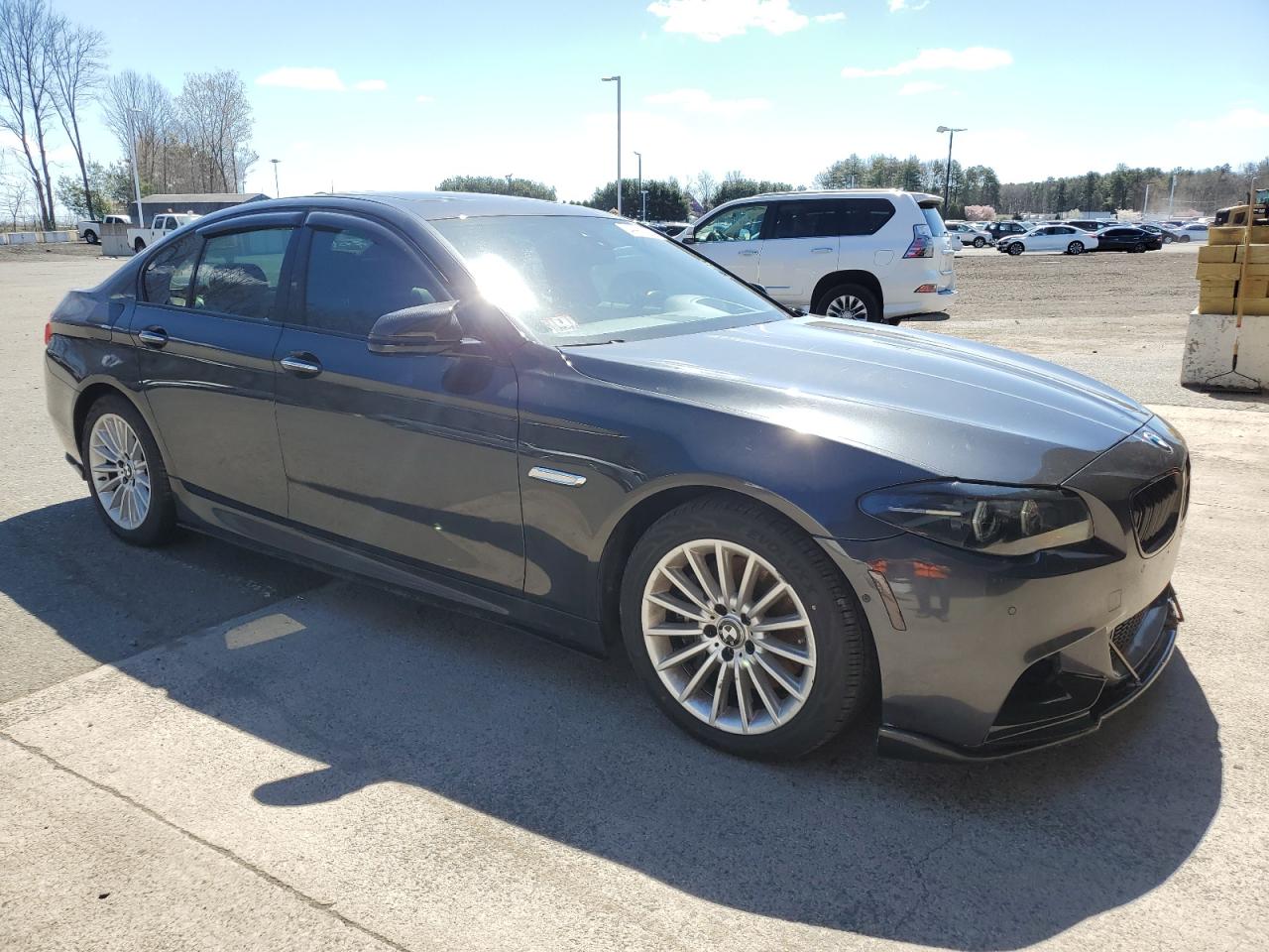 2014 BMW 550 XI — VIN WBAKP9C56ED692214 — photo 4