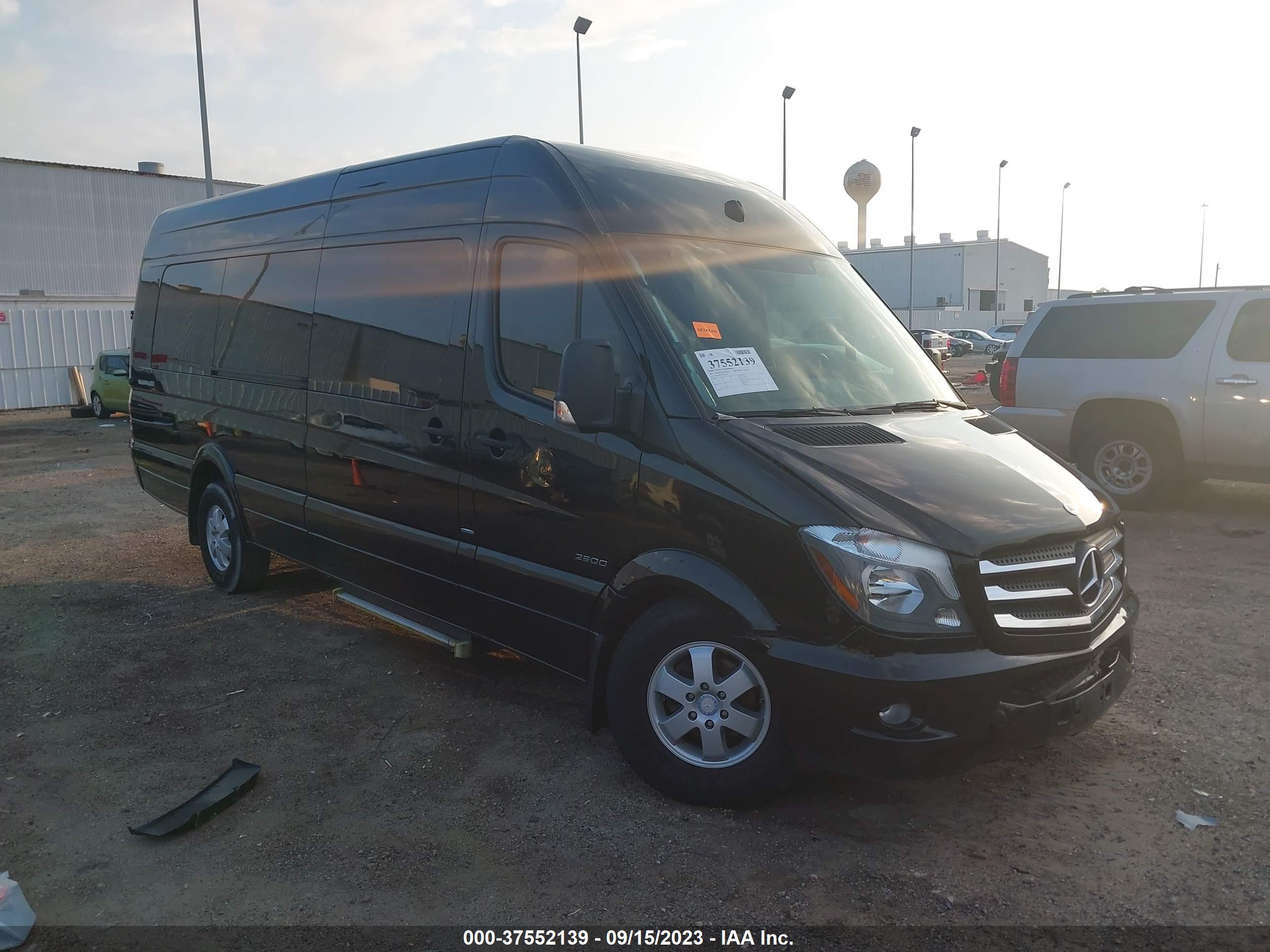 2015 MERCEDES-BENZ SPRINTER 2500 — VIN WD3PE8CC2FP116184 — photo 1 of 16