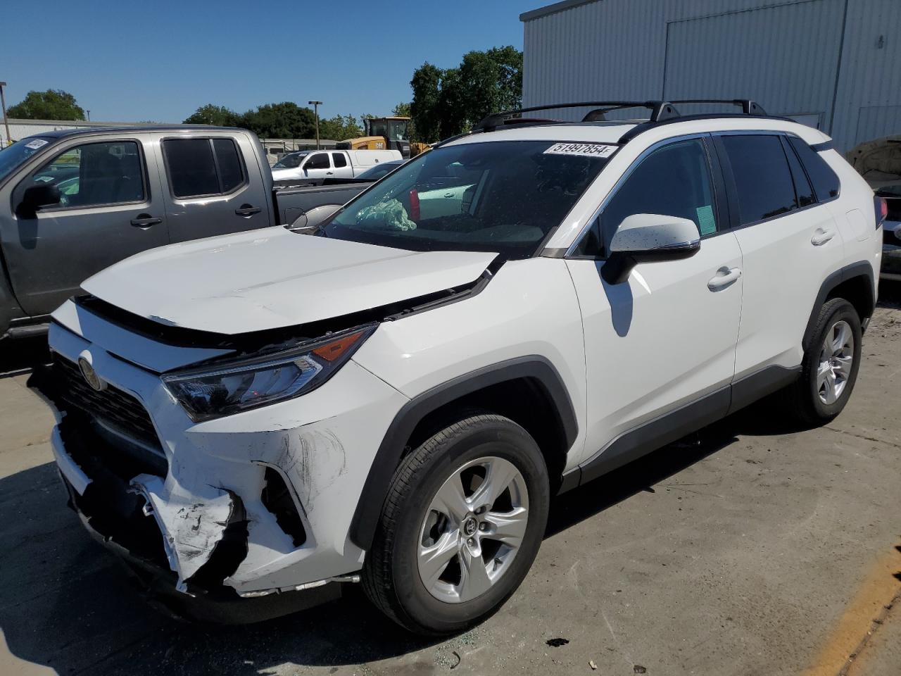 2020 TOYOTA RAV4 XLE — VIN 2T3P1RFV3LC061959 — photo 1 of 13