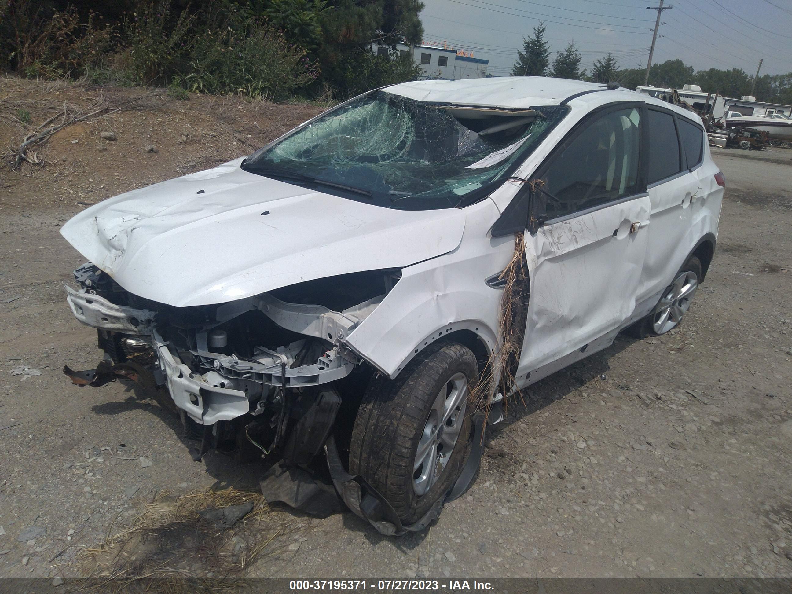 2015 FORD ESCAPE — VIN 1FMCU9G9XFUB90414 — photo 2