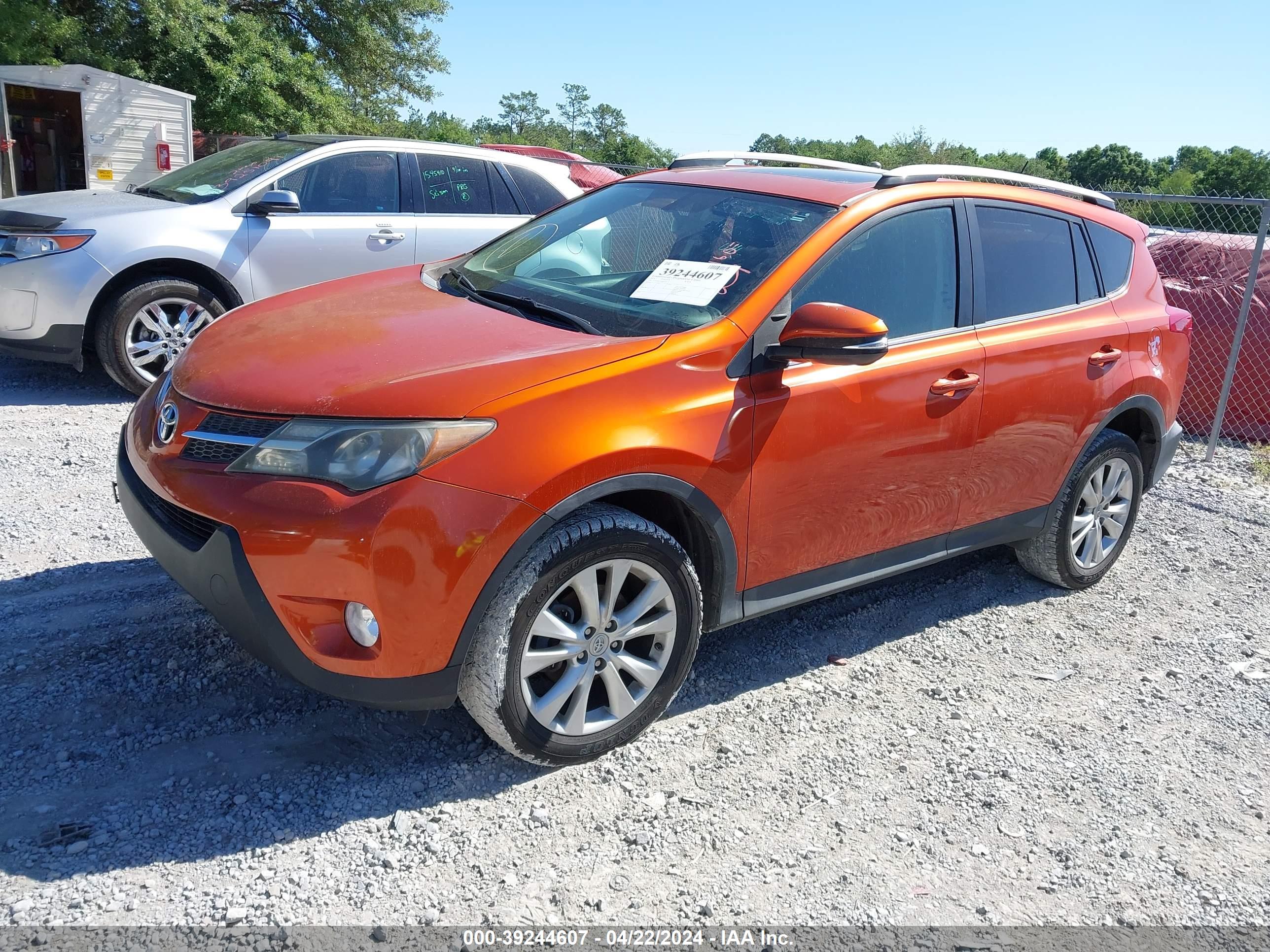 2015 TOYOTA RAV4 — VIN 2T3YFREV3FW133219 — photo 2
