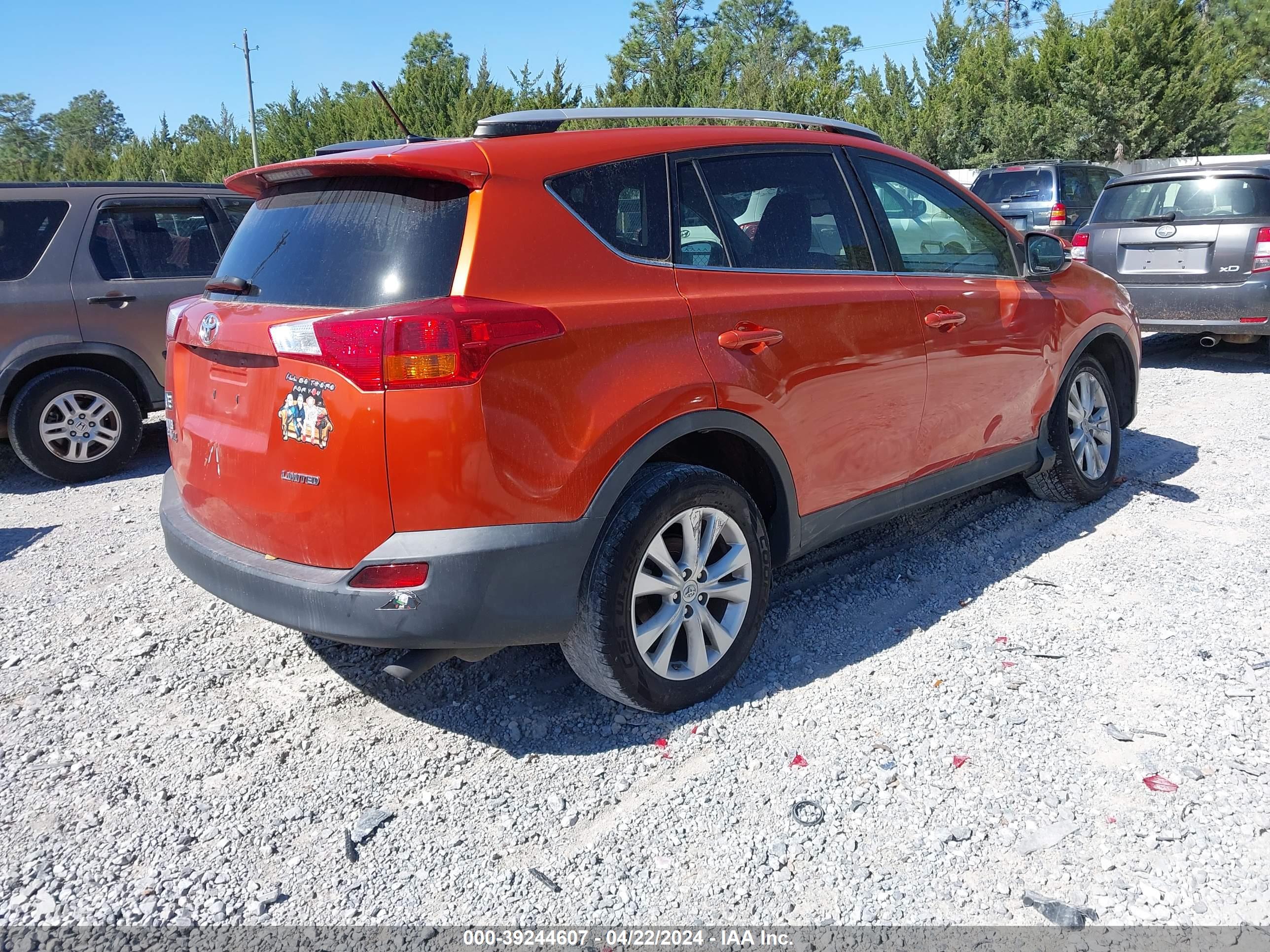 2015 TOYOTA RAV4 — VIN 2T3YFREV3FW133219 — photo 4