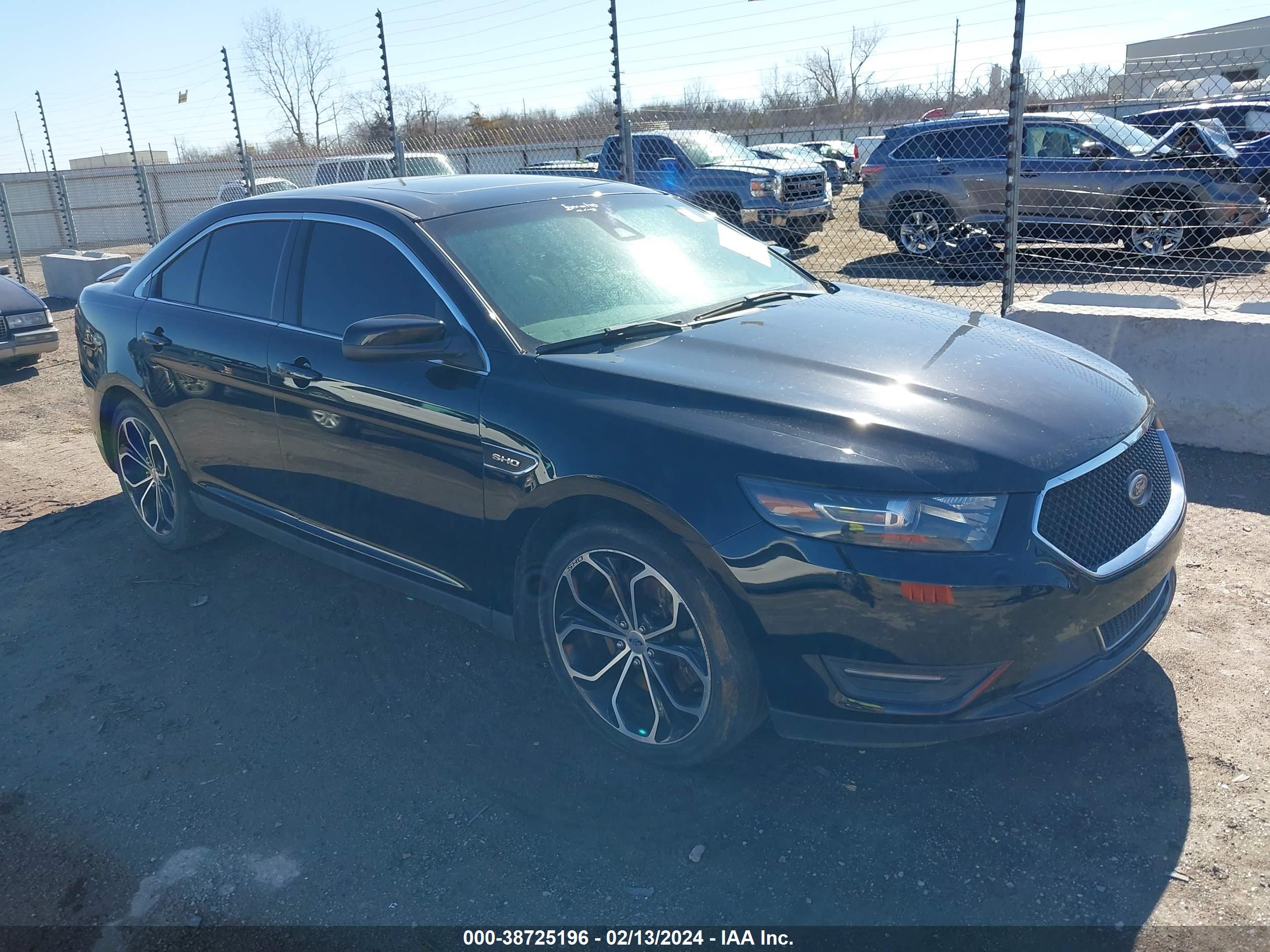 2016 FORD TAURUS — VIN 1FAHP2KT1GG100665 — photo 1 of 16