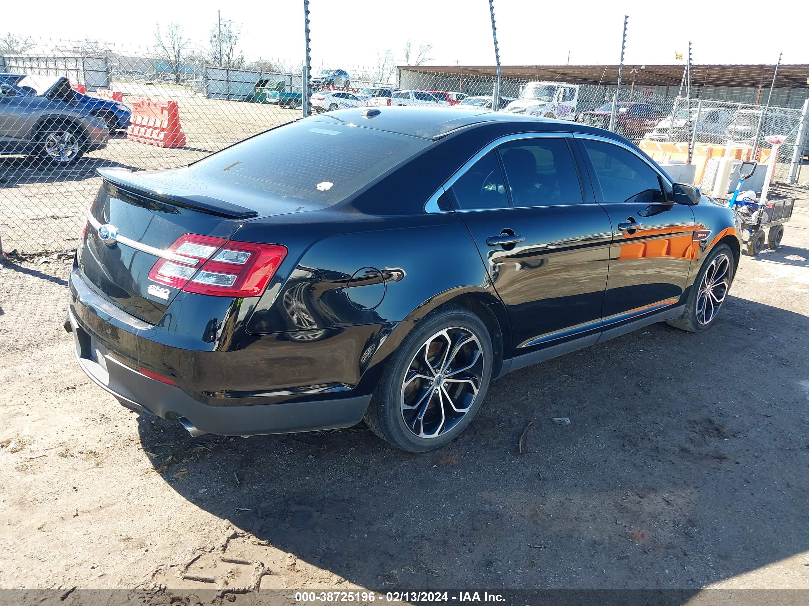 2016 FORD TAURUS — VIN 1FAHP2KT1GG100665 — photo 4