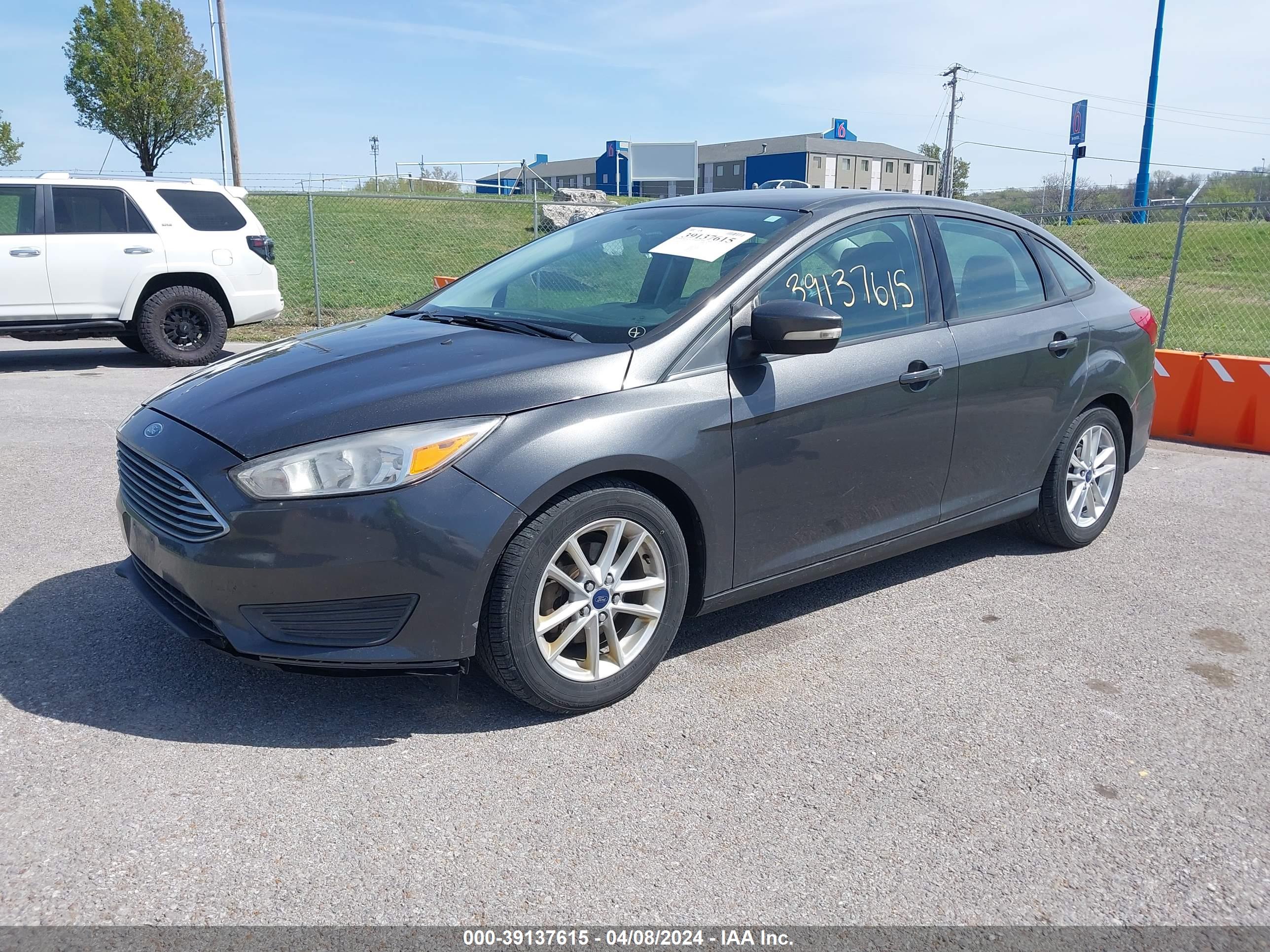 2016 FORD FOCUS — VIN 1FADP3F23GL318331 — photo 2