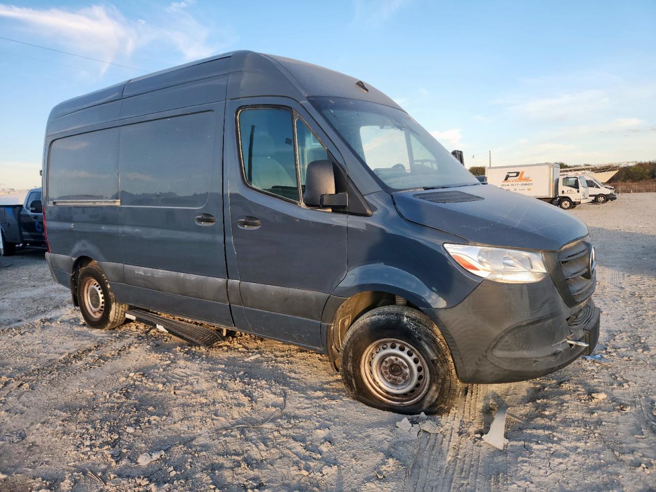2019 MERCEDES-BENZ Sprinter — VIN WD4PF0CDXKT004656 — photo 4
