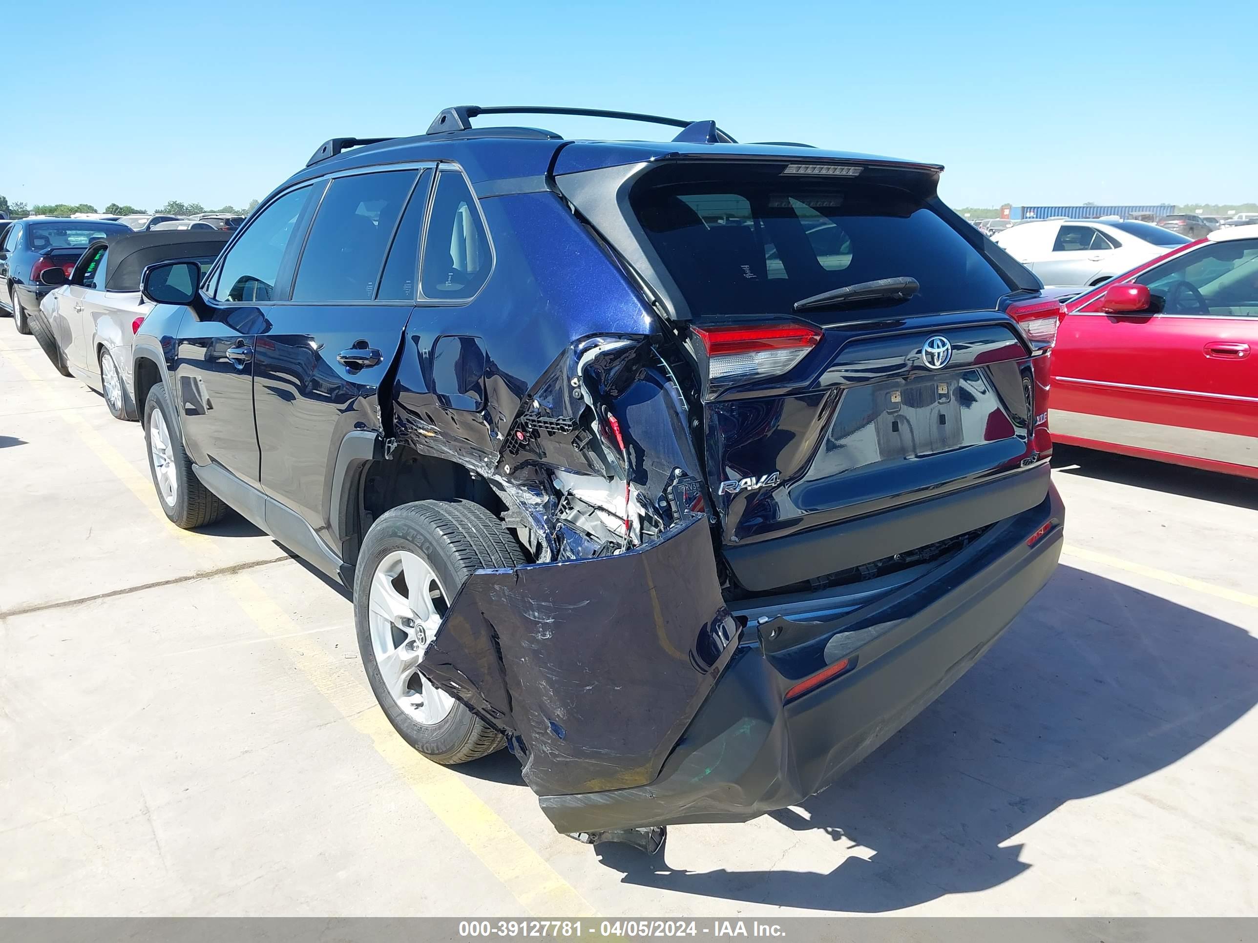 2021 TOYOTA RAV4 — VIN JTMW1RFVXMD064513 — photo 3