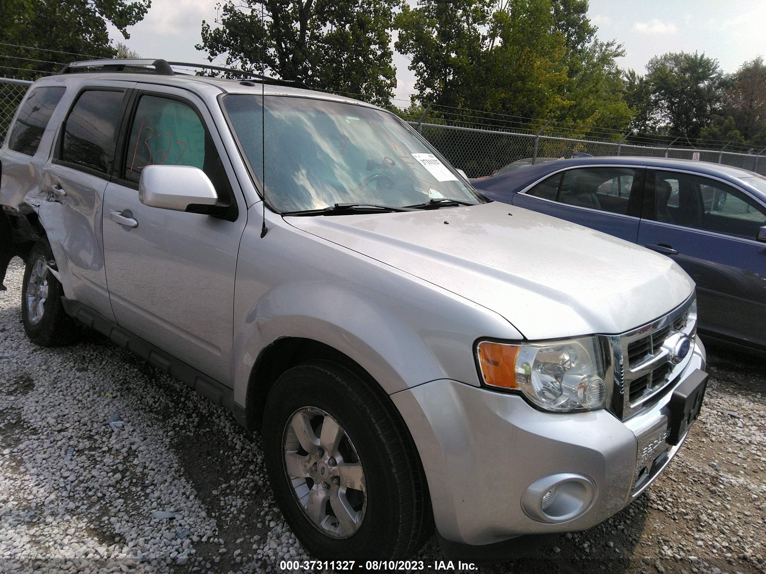 2011 FORD ESCAPE — VIN 1FMCU9EG3BKC03141 — photo 1 of 10