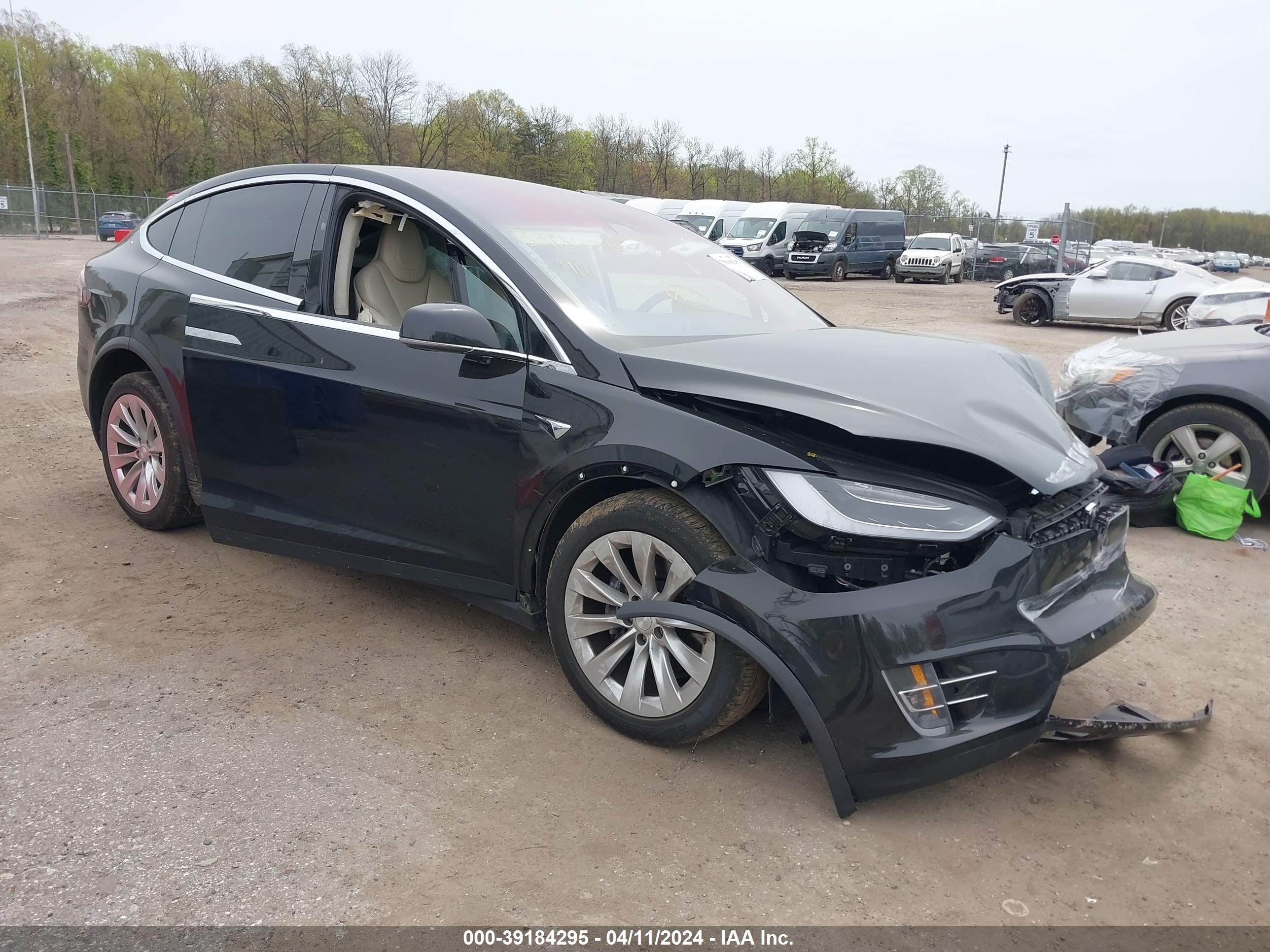 2018 TESLA MODEL X — VIN 5YJXCBE26JF105107 — photo 1 of 16