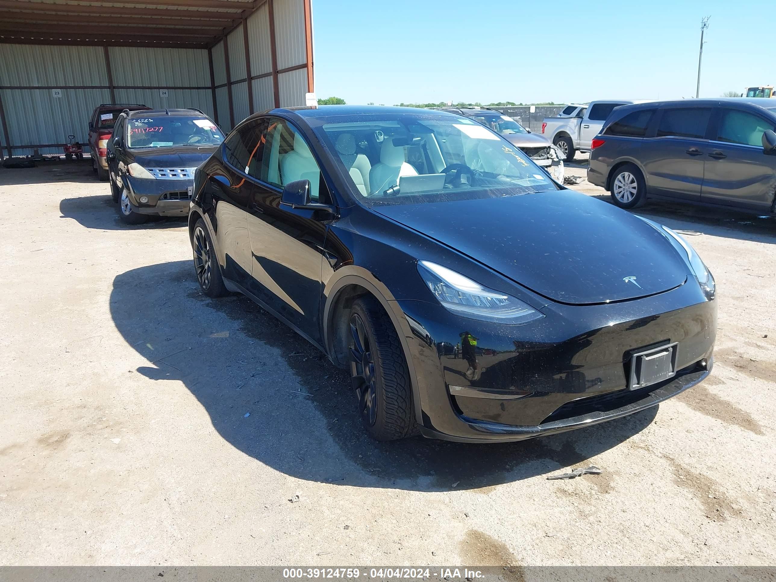 2021 TESLA MODEL Y — VIN 5YJYGAEEXMF144364 — photo 1 of 18