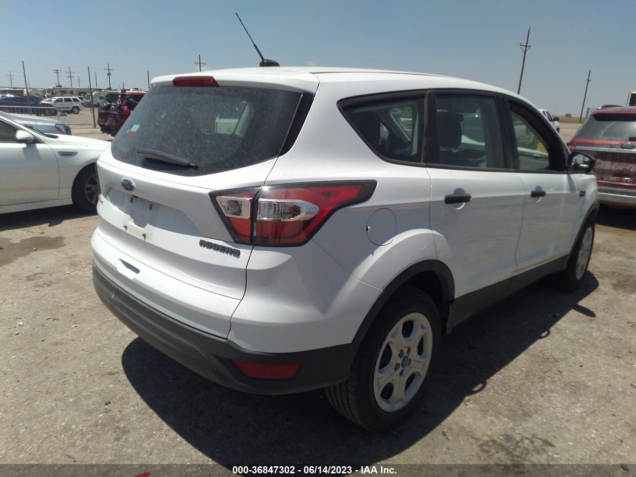 2017 FORD ESCAPE — VIN 1FMCU0F76HUA27886 — photo 4